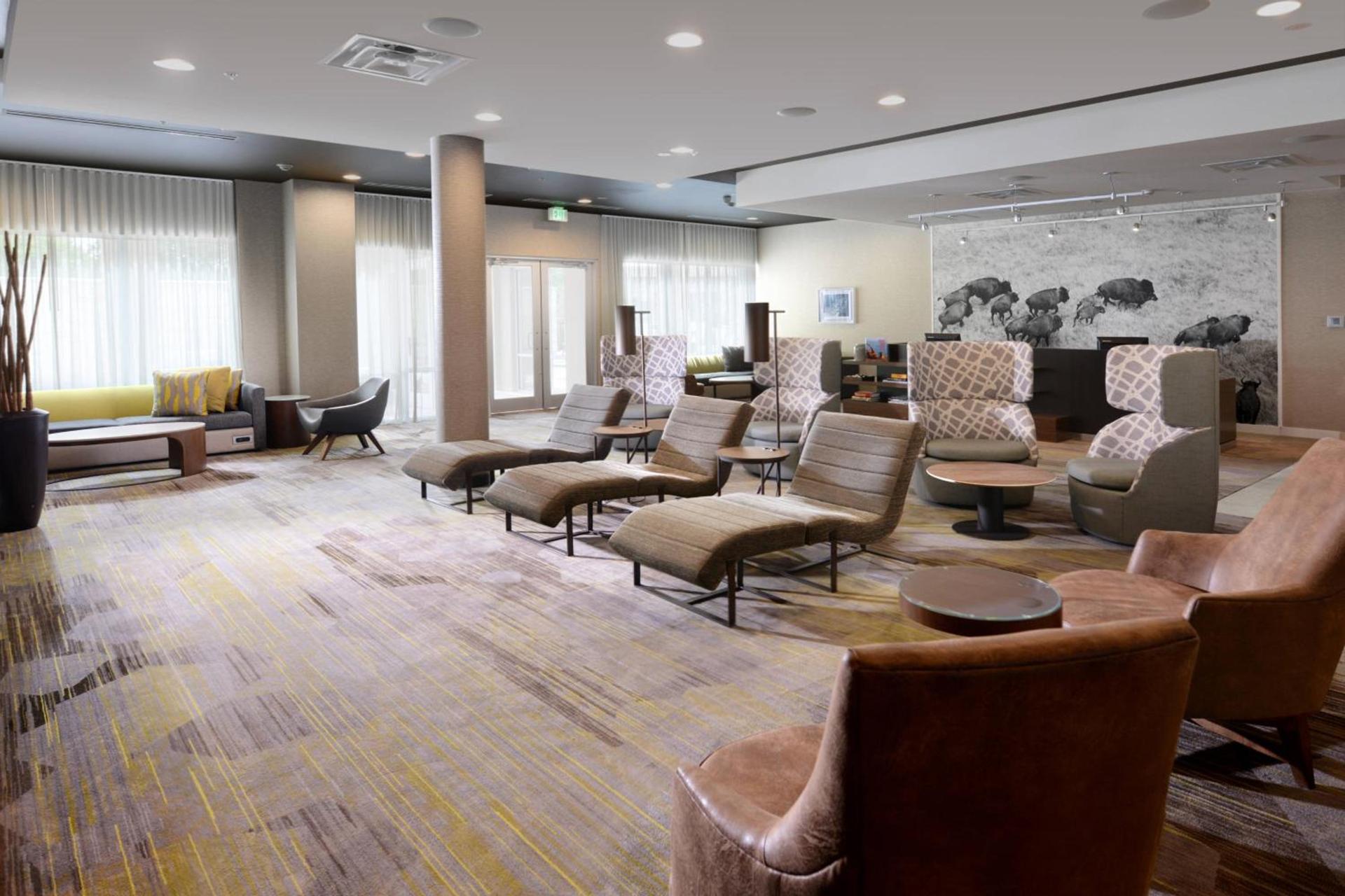 Courtyard by Marriott Dallas Plano/The Colony photo 3