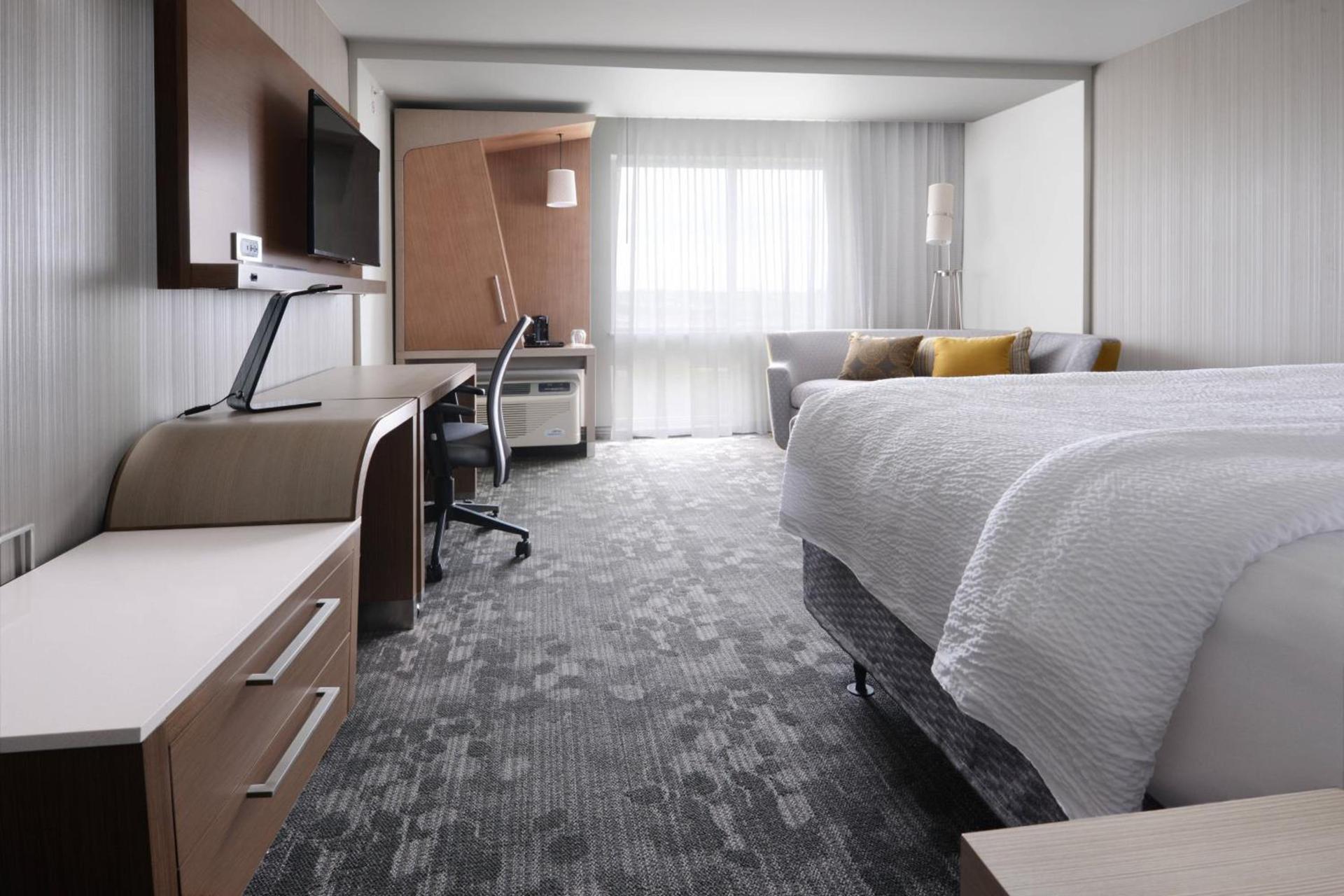 Courtyard by Marriott Dallas Plano/The Colony photo 5