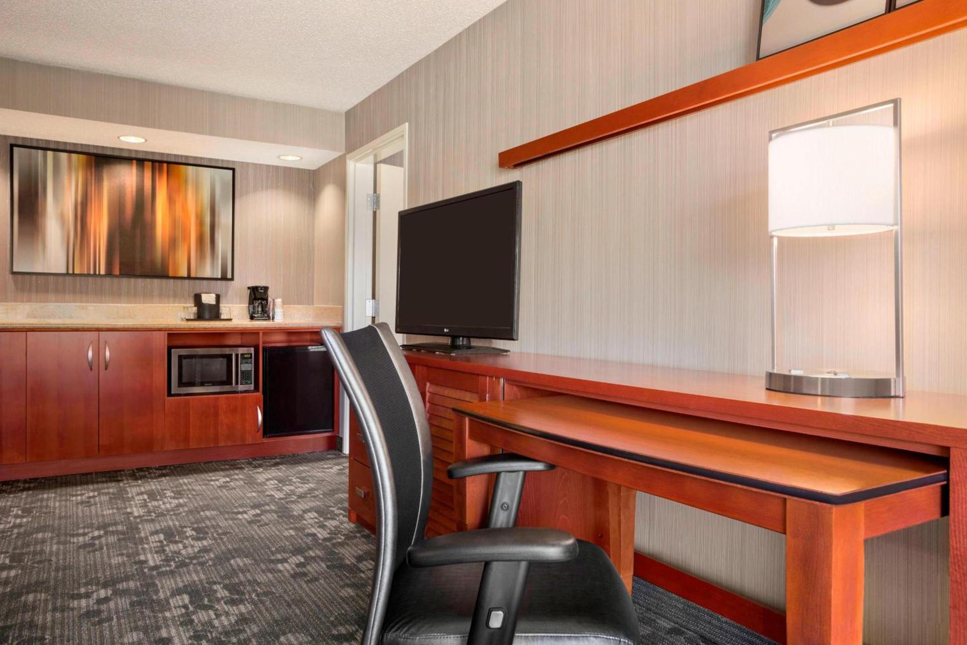 Courtyard by Marriott Springfield photo 19