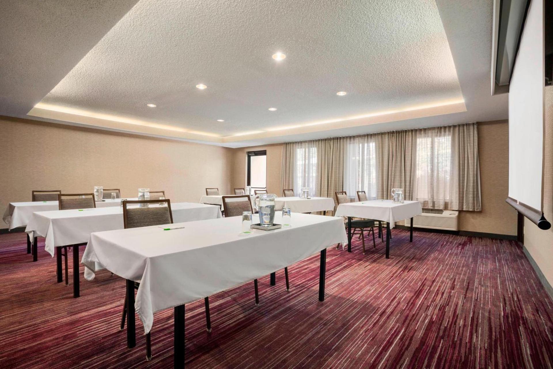 Courtyard by Marriott Springfield photo 32