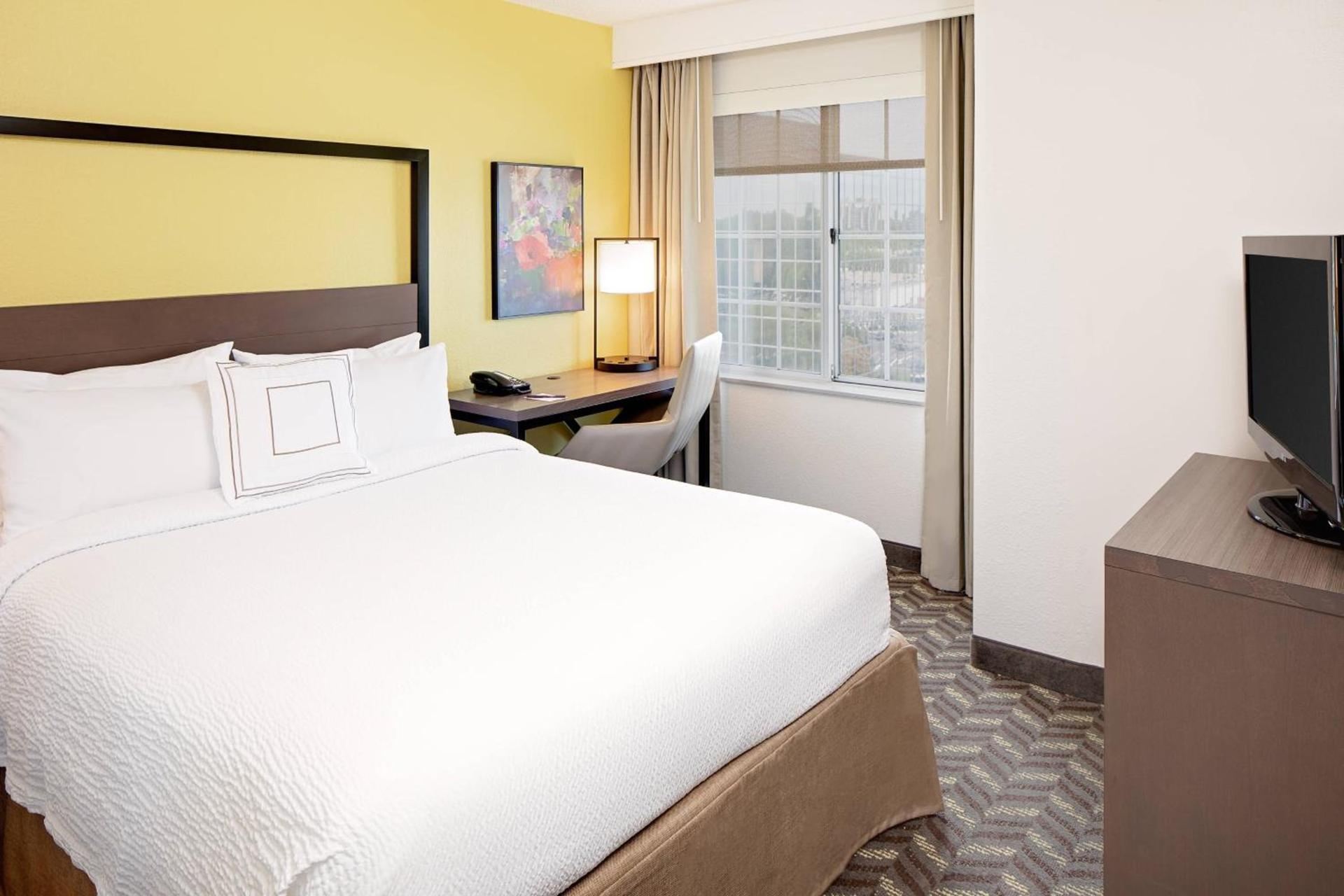 Residence Inn by Marriott Tysons photo 6