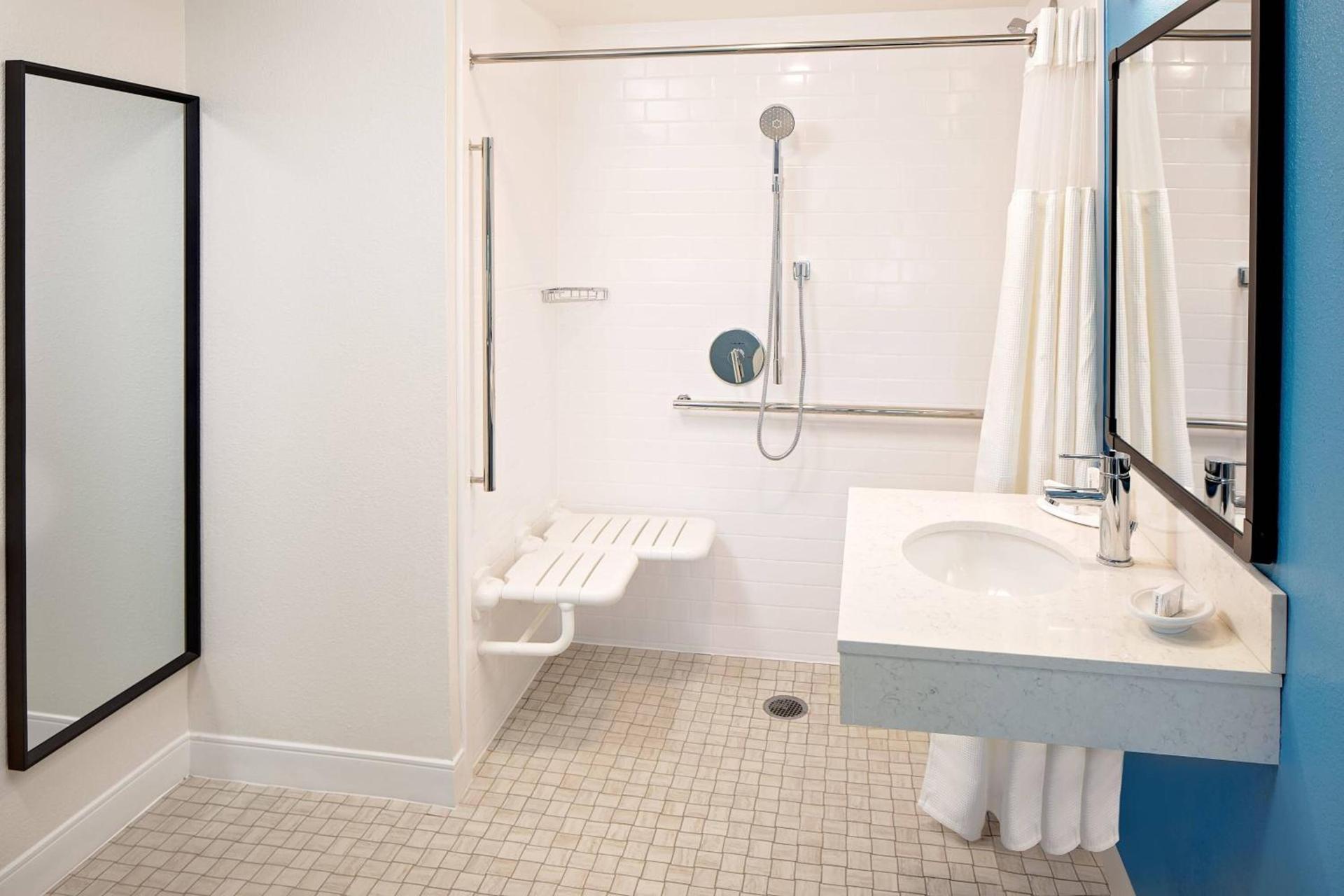 Residence Inn by Marriott Tysons photo 9