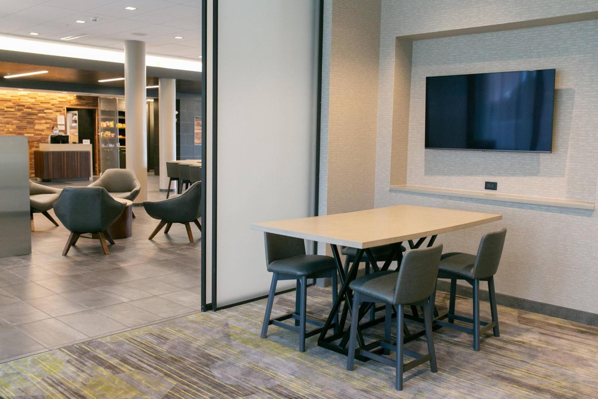Courtyard by Marriott Elkhart photo 1