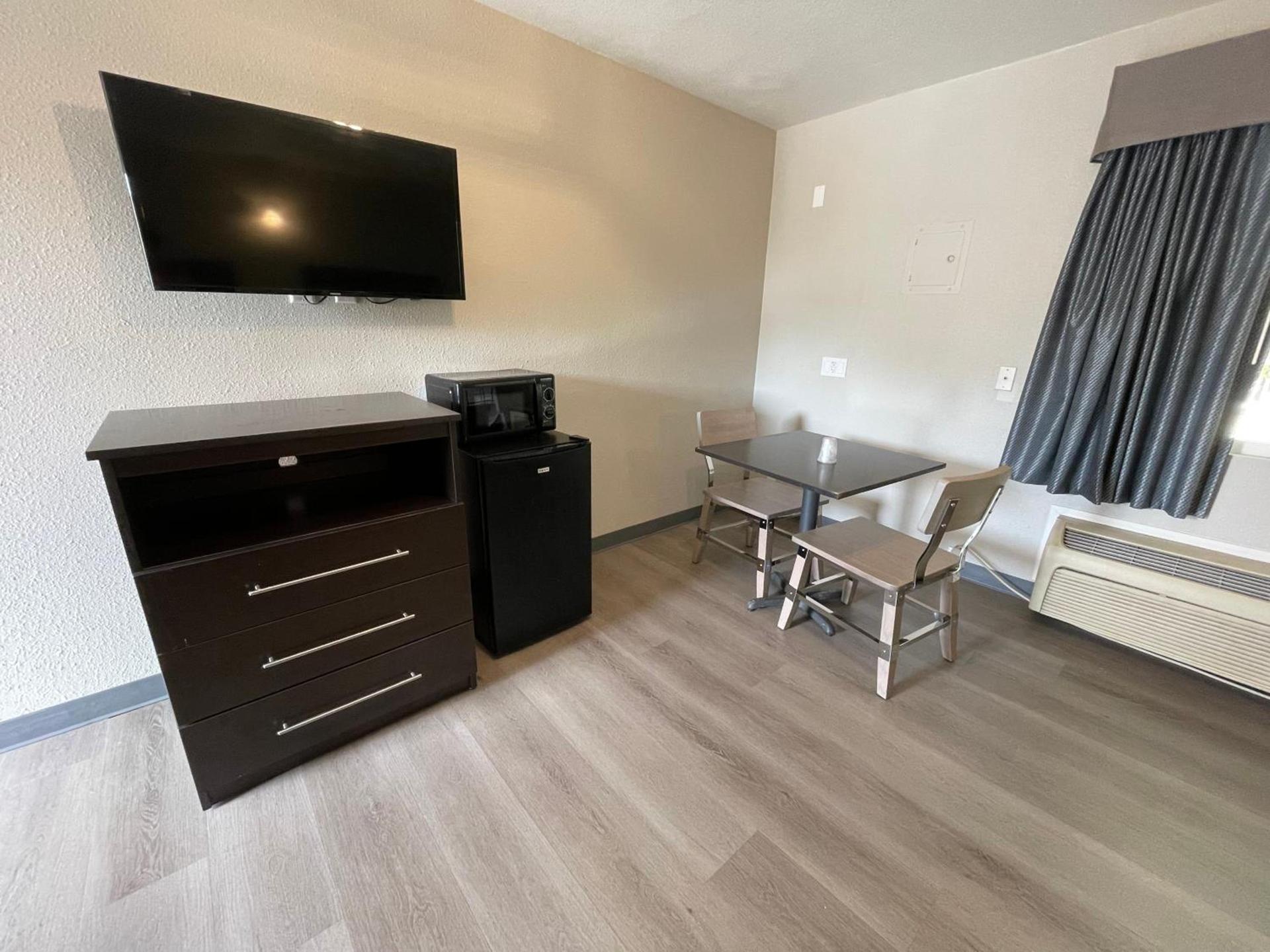 Villa Inn Anaheim photo 7