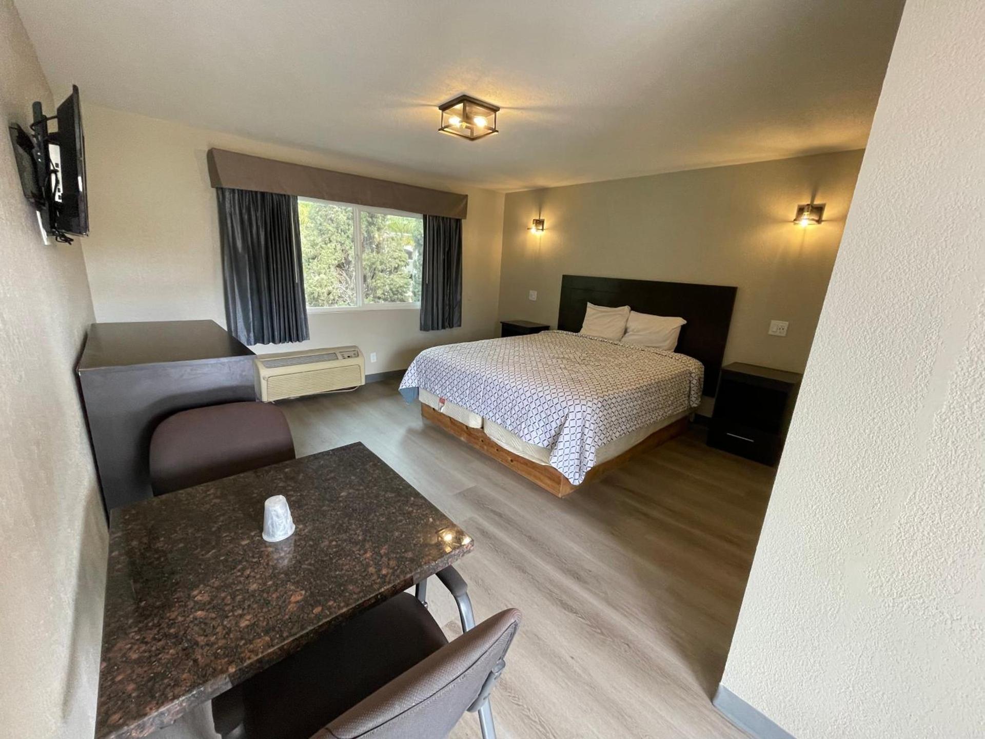 Villa Inn Anaheim photo 14