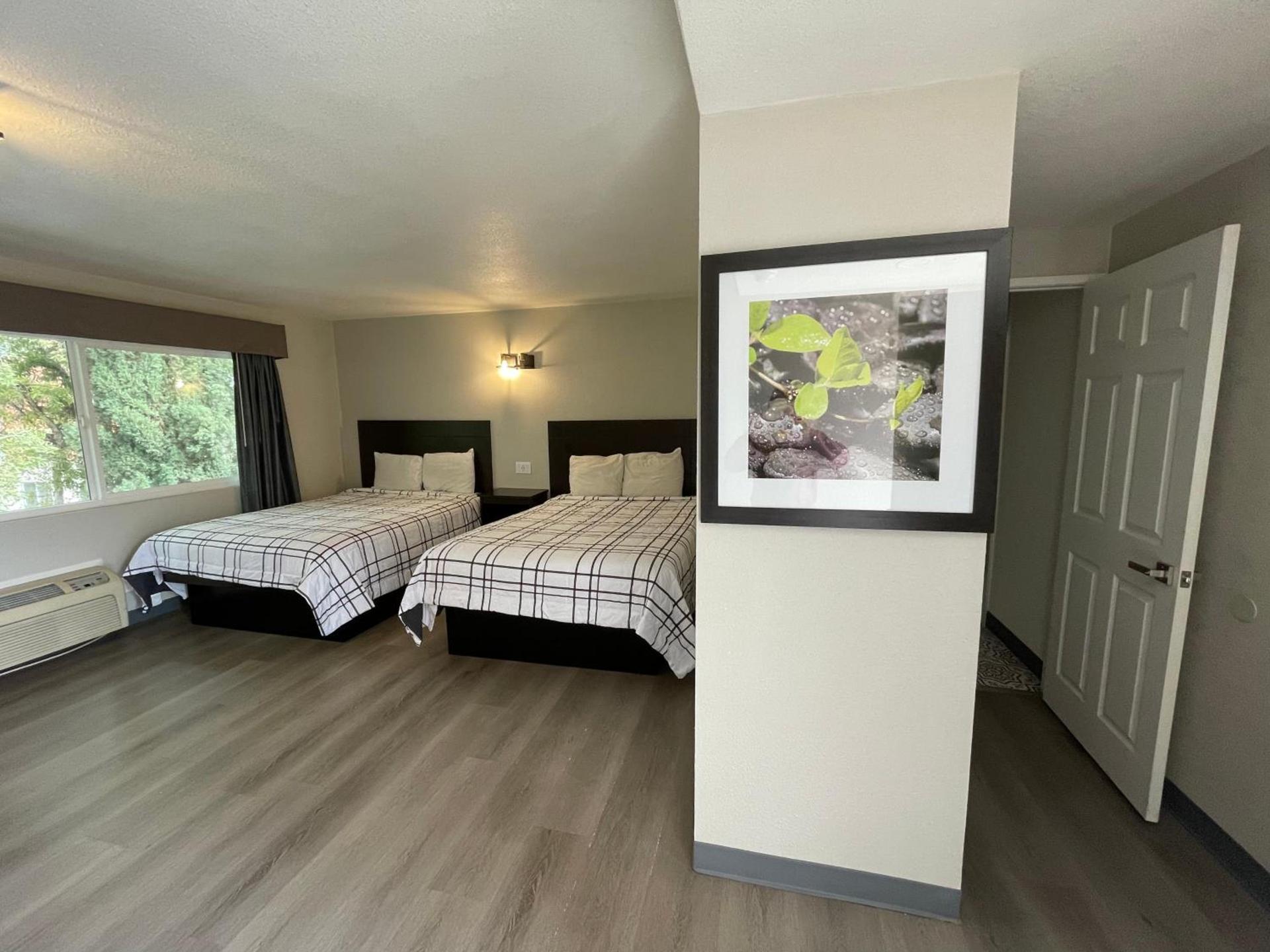Villa Inn Anaheim photo 16