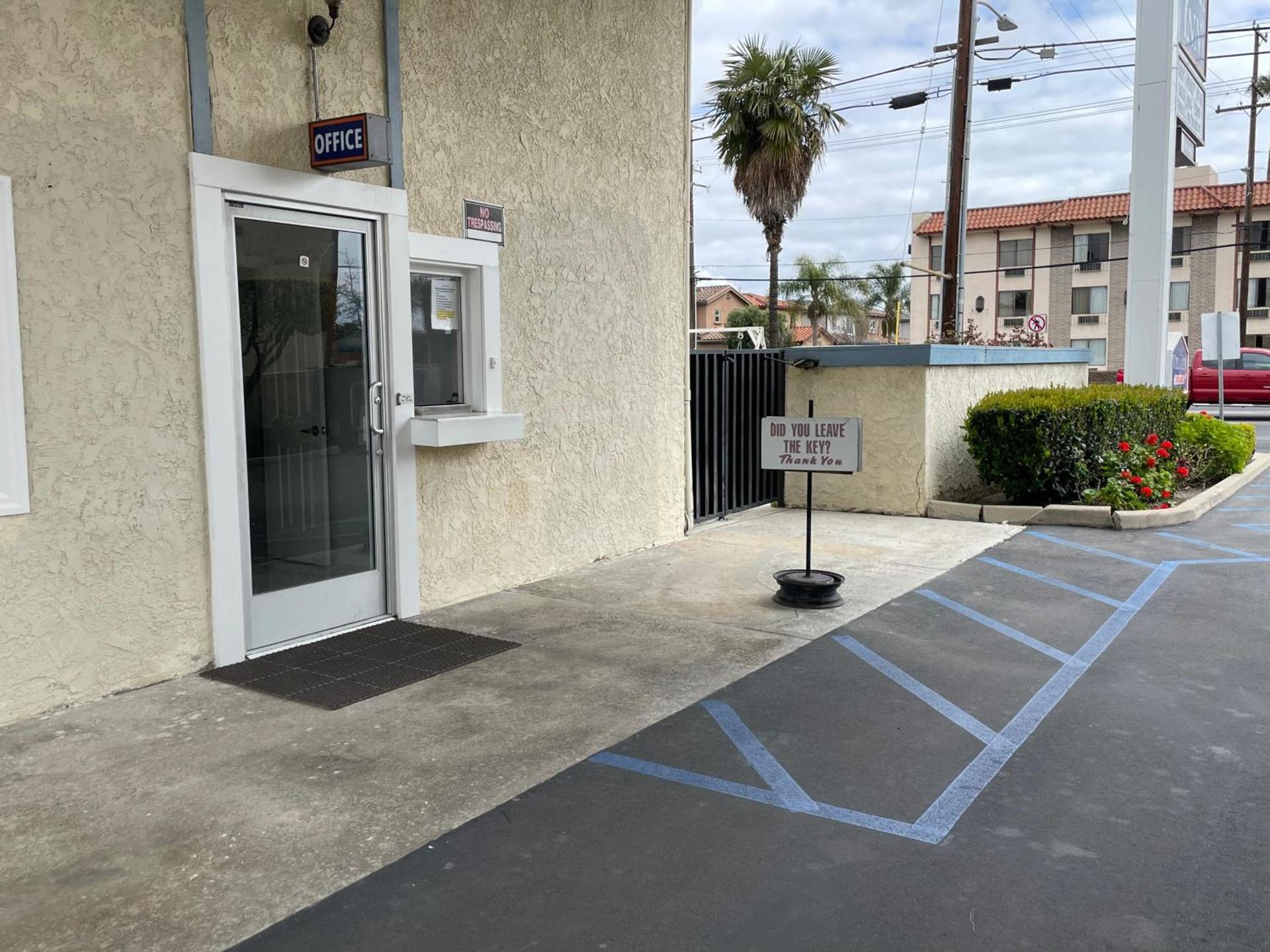 Villa Inn Anaheim photo 17