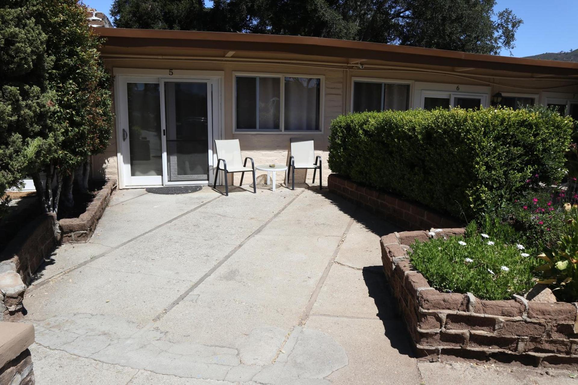Little European Lodge photo 11