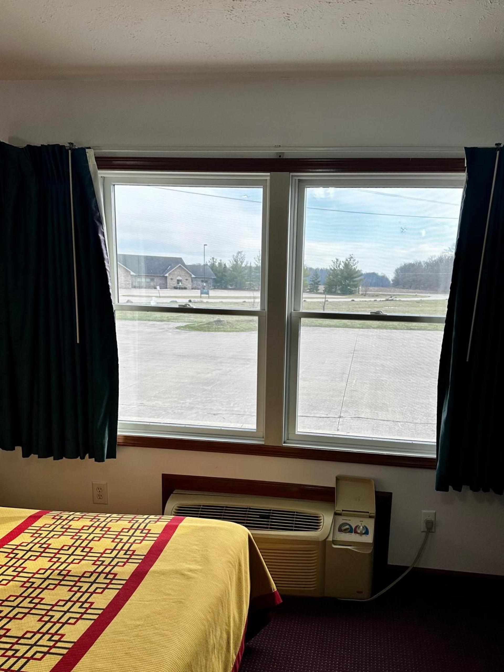 Attica Inn photo 24