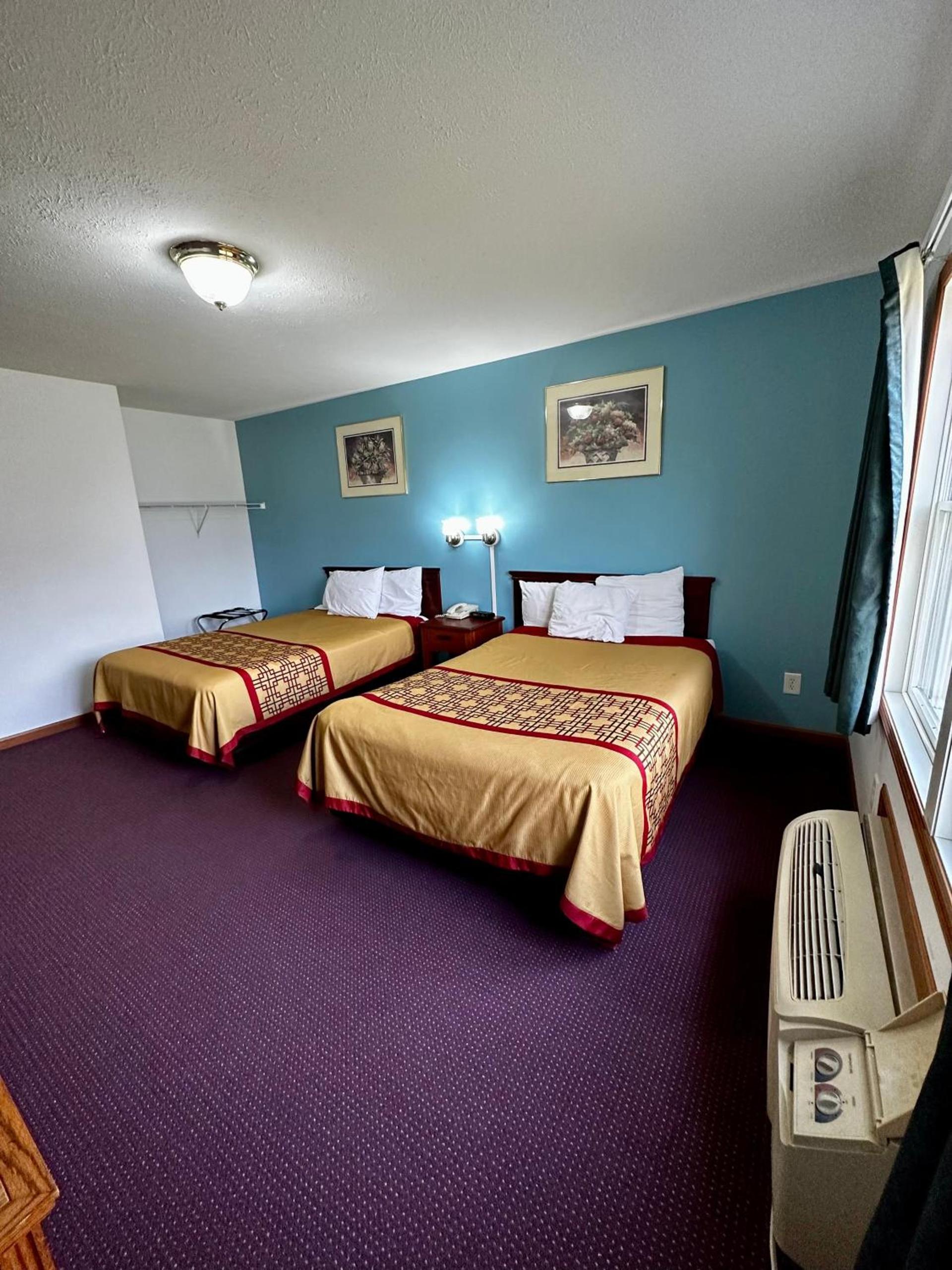 Attica Inn photo 33