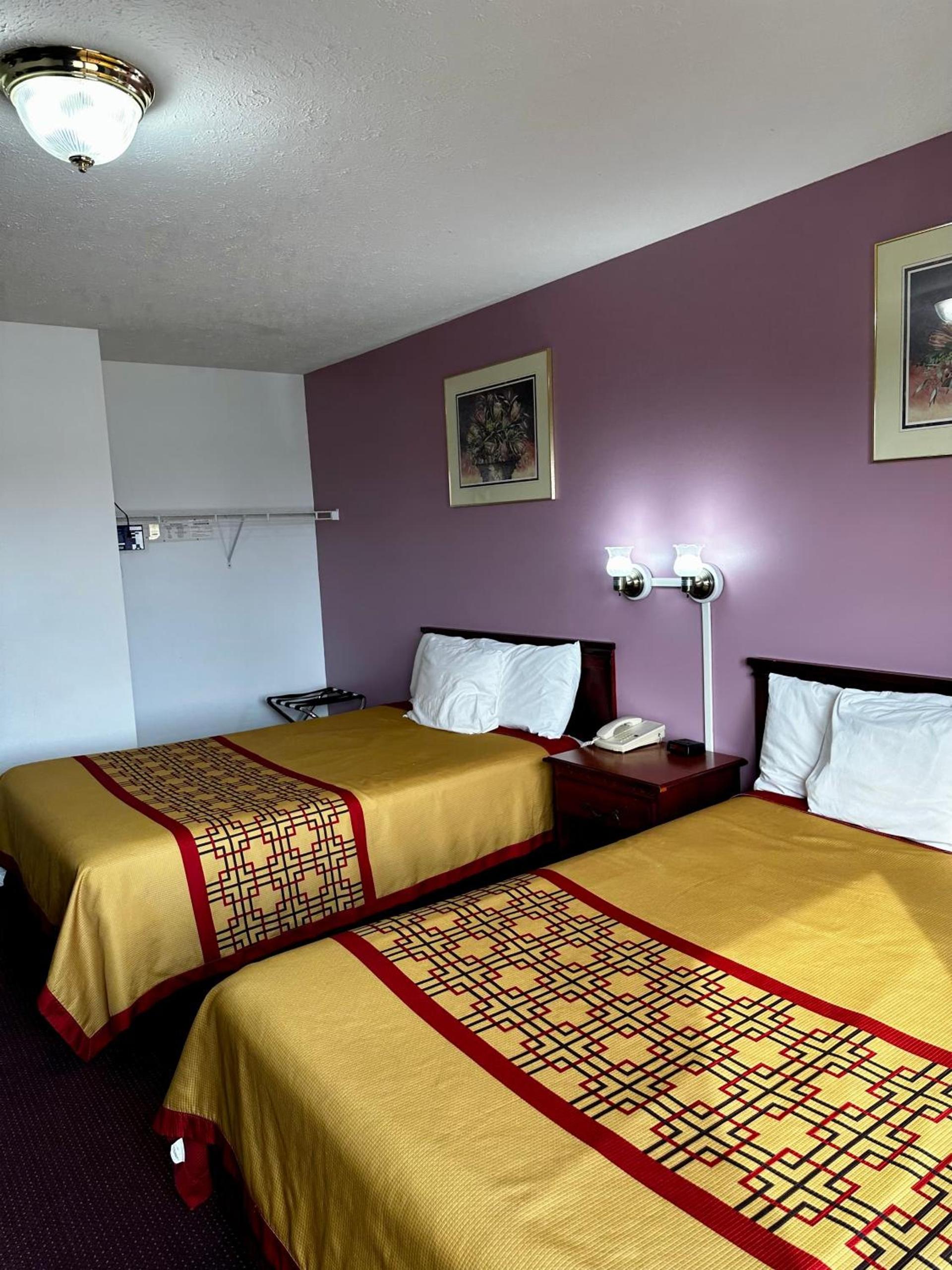 Attica Inn photo 30