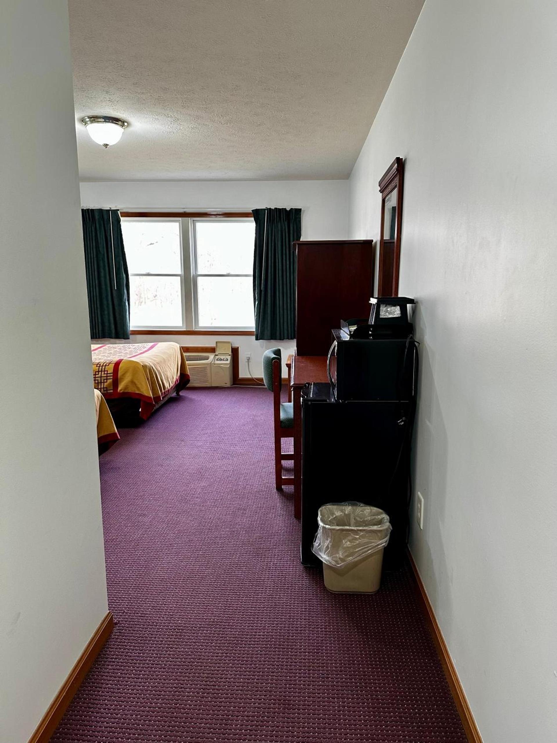 Attica Inn photo 37