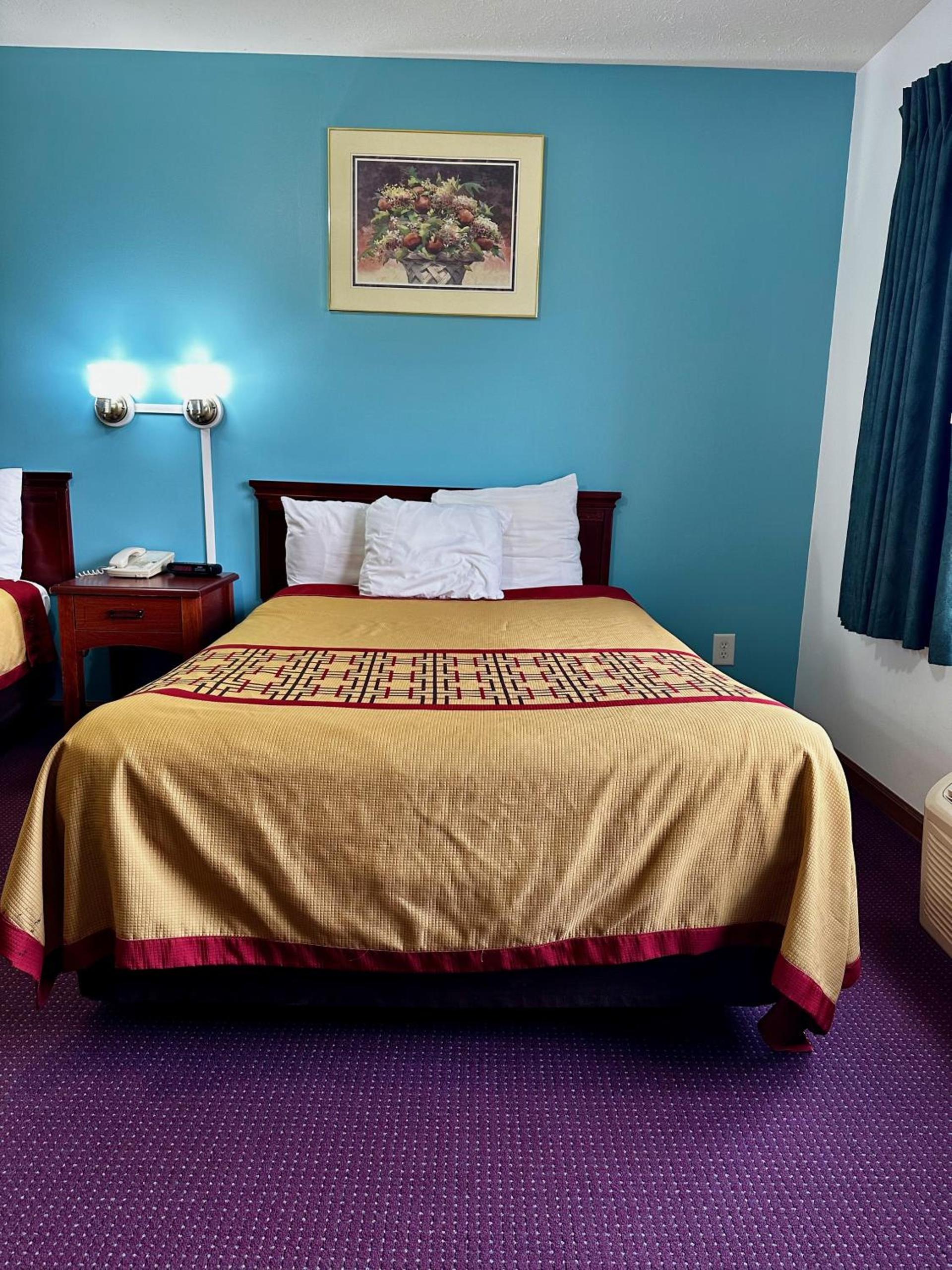 Attica Inn photo 40