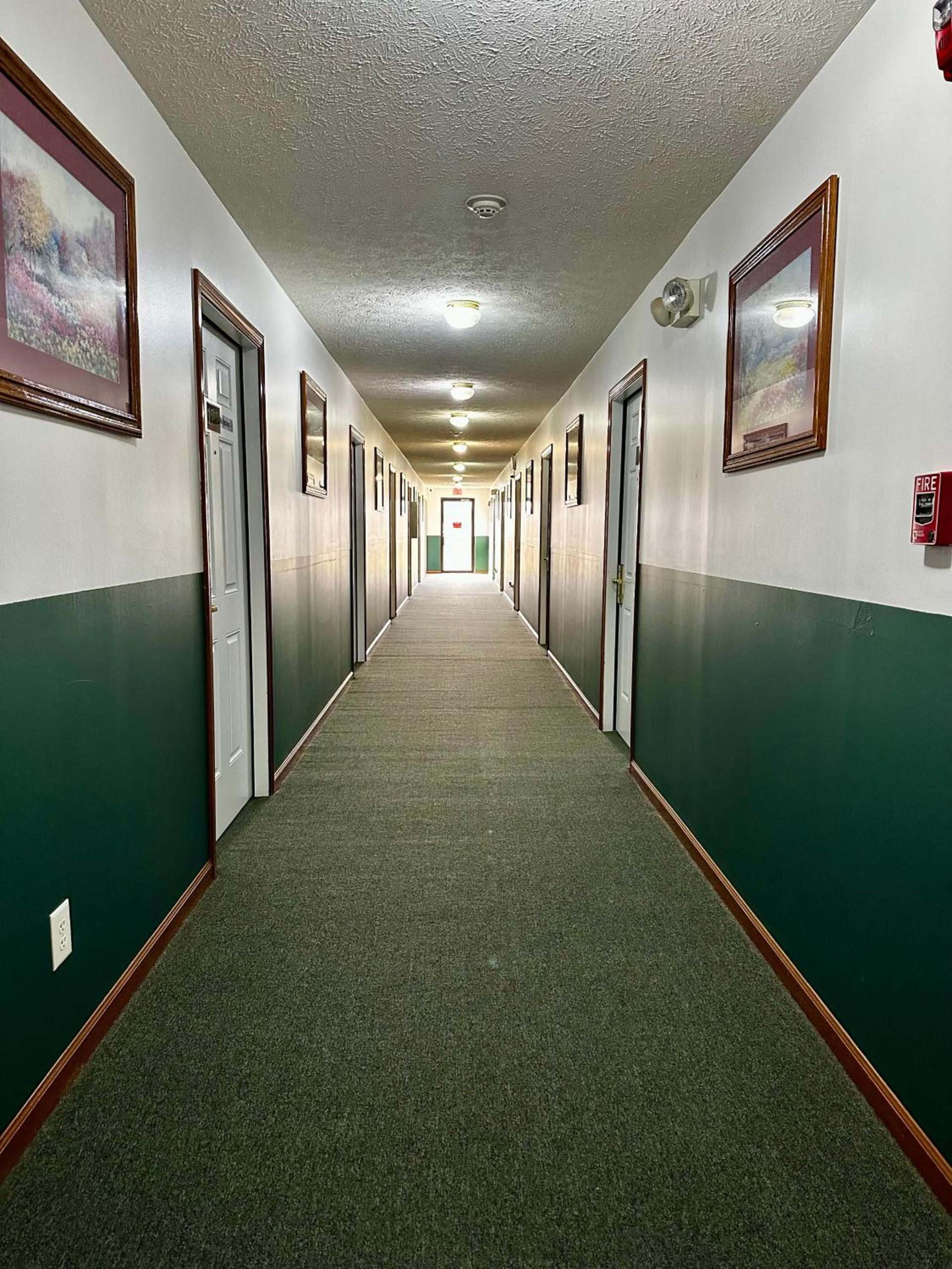 Attica Inn photo 48