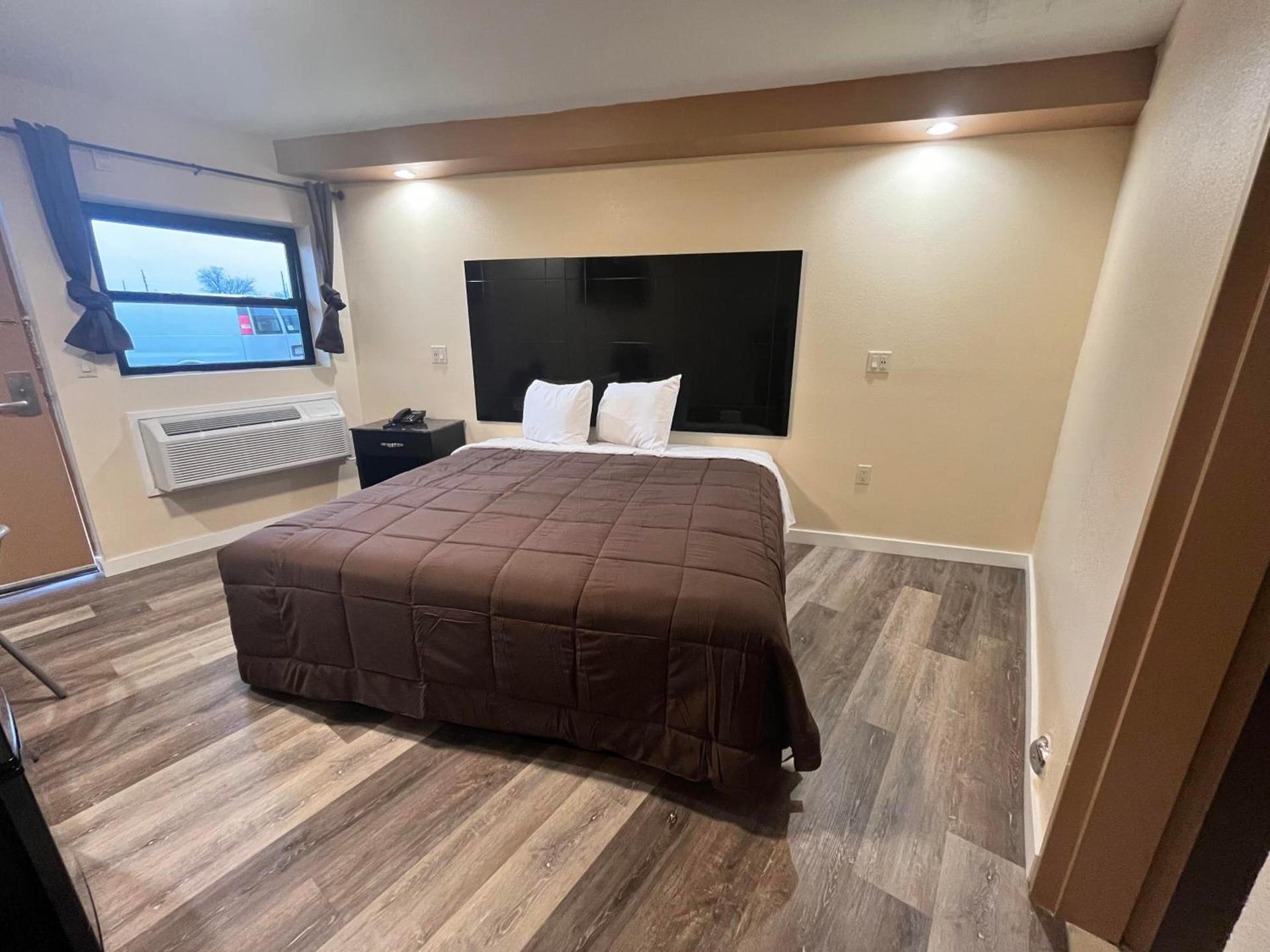 Circle Motor Lodge photo 34
