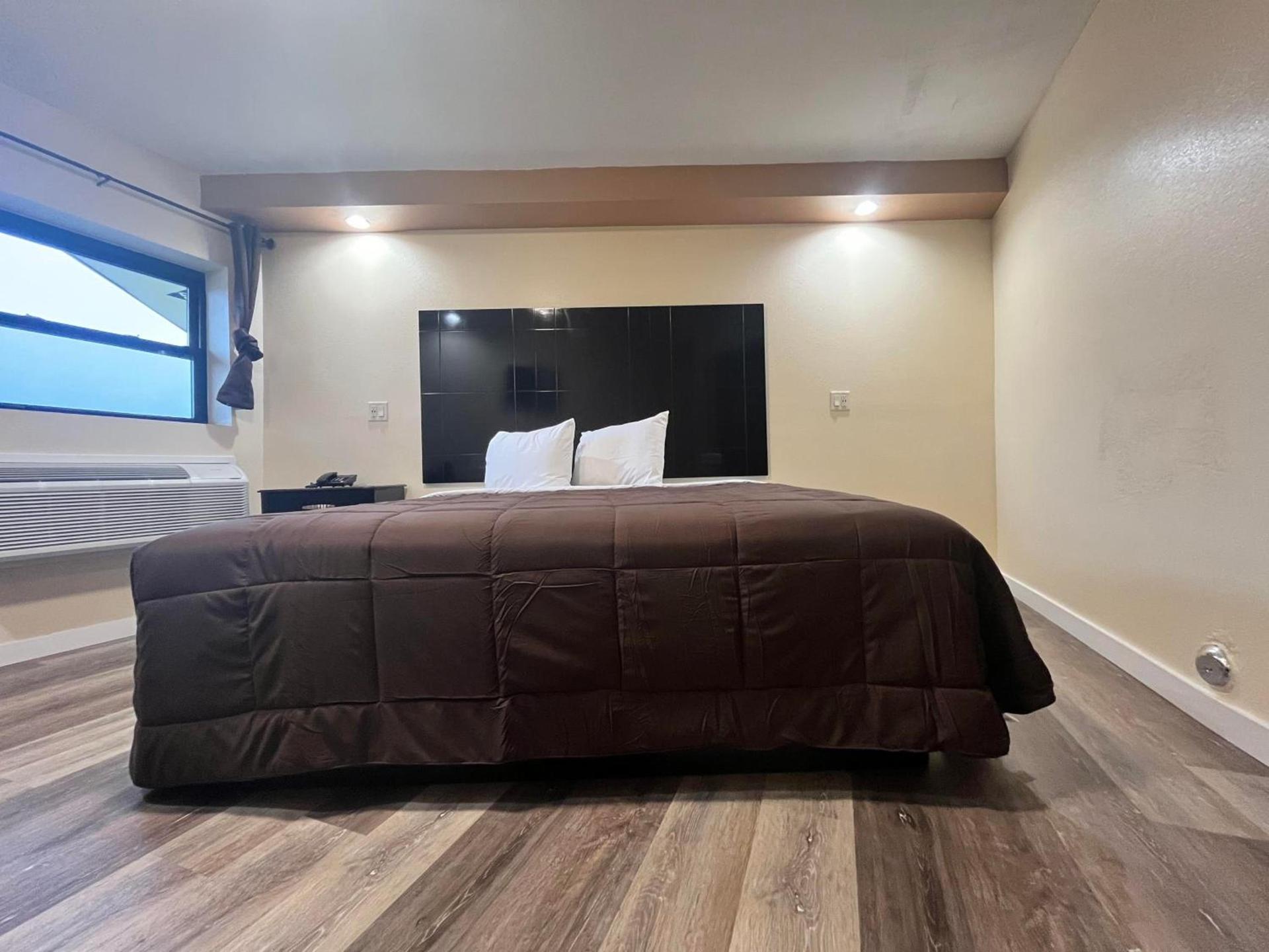 Circle Motor Lodge photo 33