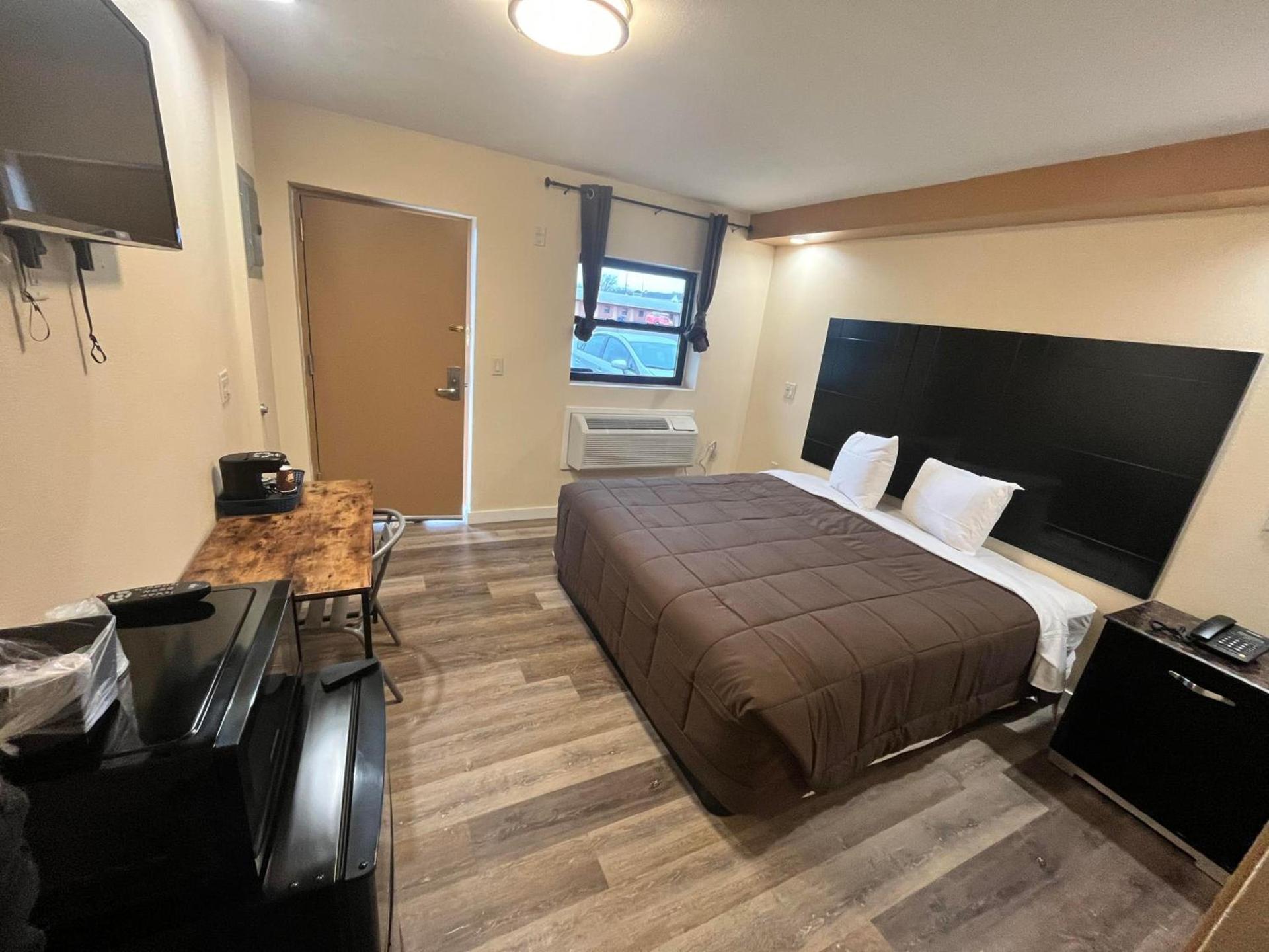 Circle Motor Lodge photo 27