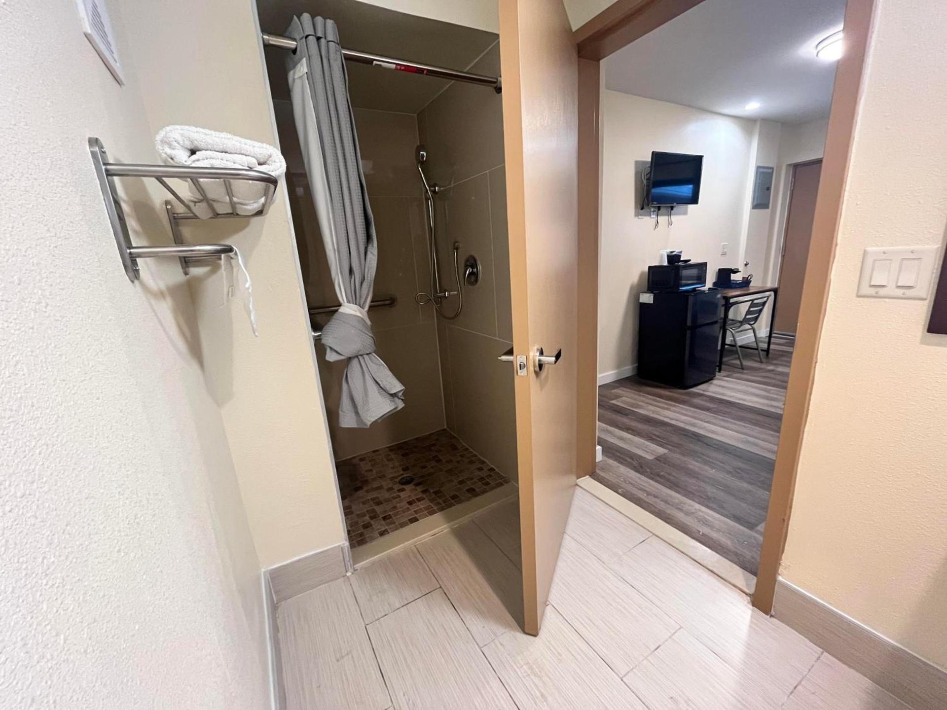 Circle Motor Lodge photo 32