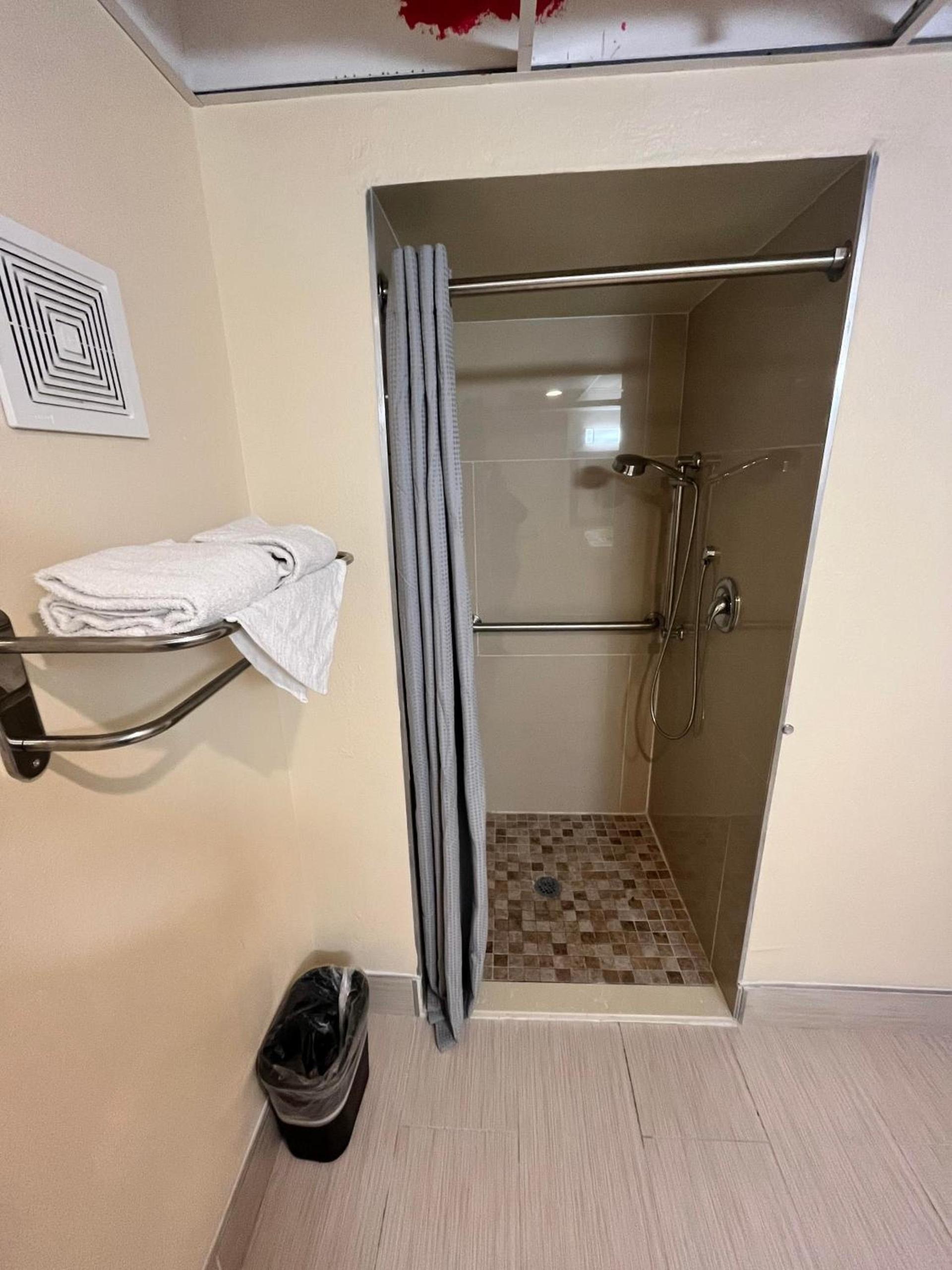 Circle Motor Lodge photo 7