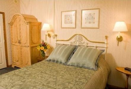 GetAways at Olympic Village Inn photo 15