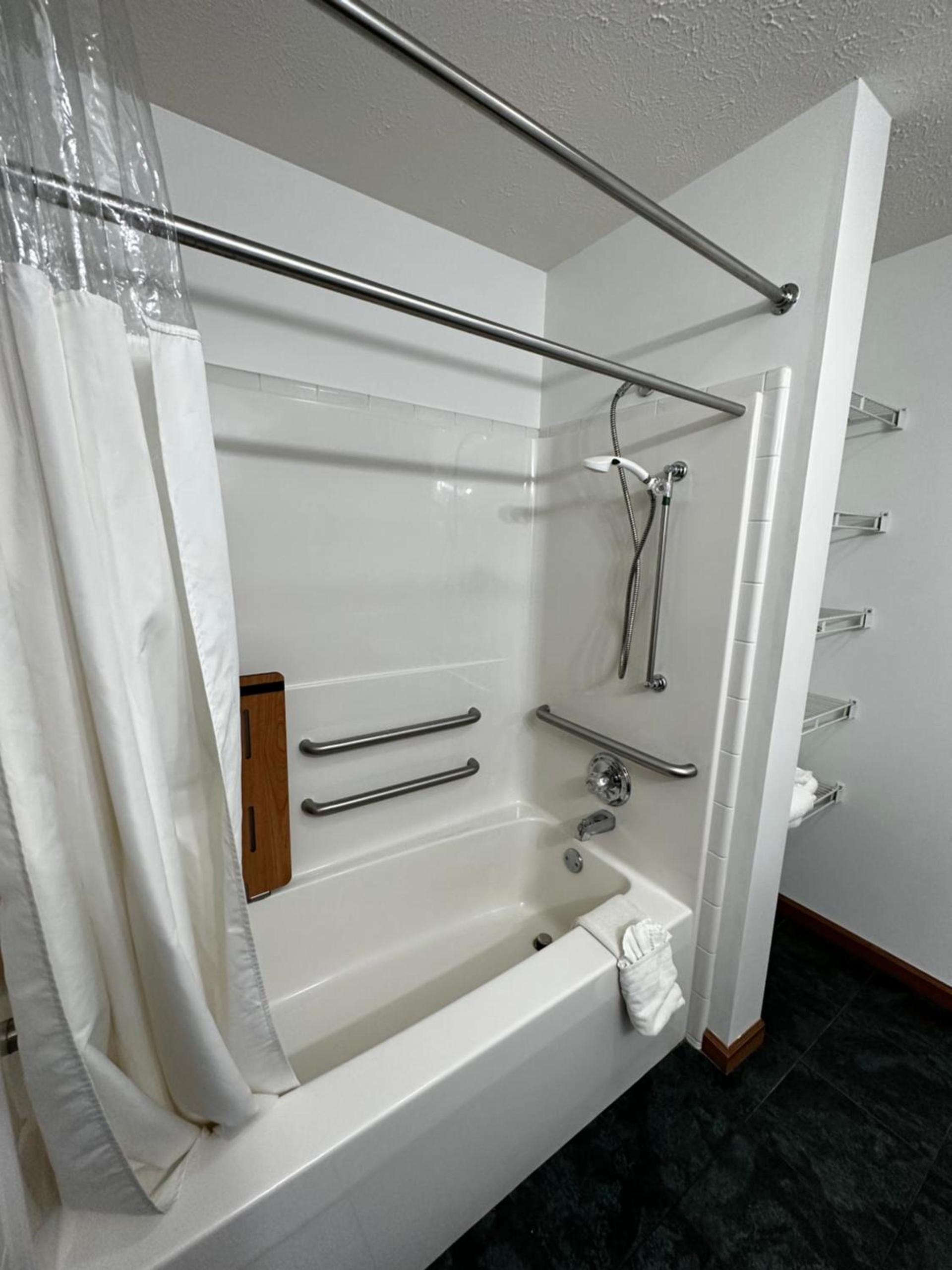 Attica Inn photo 50
