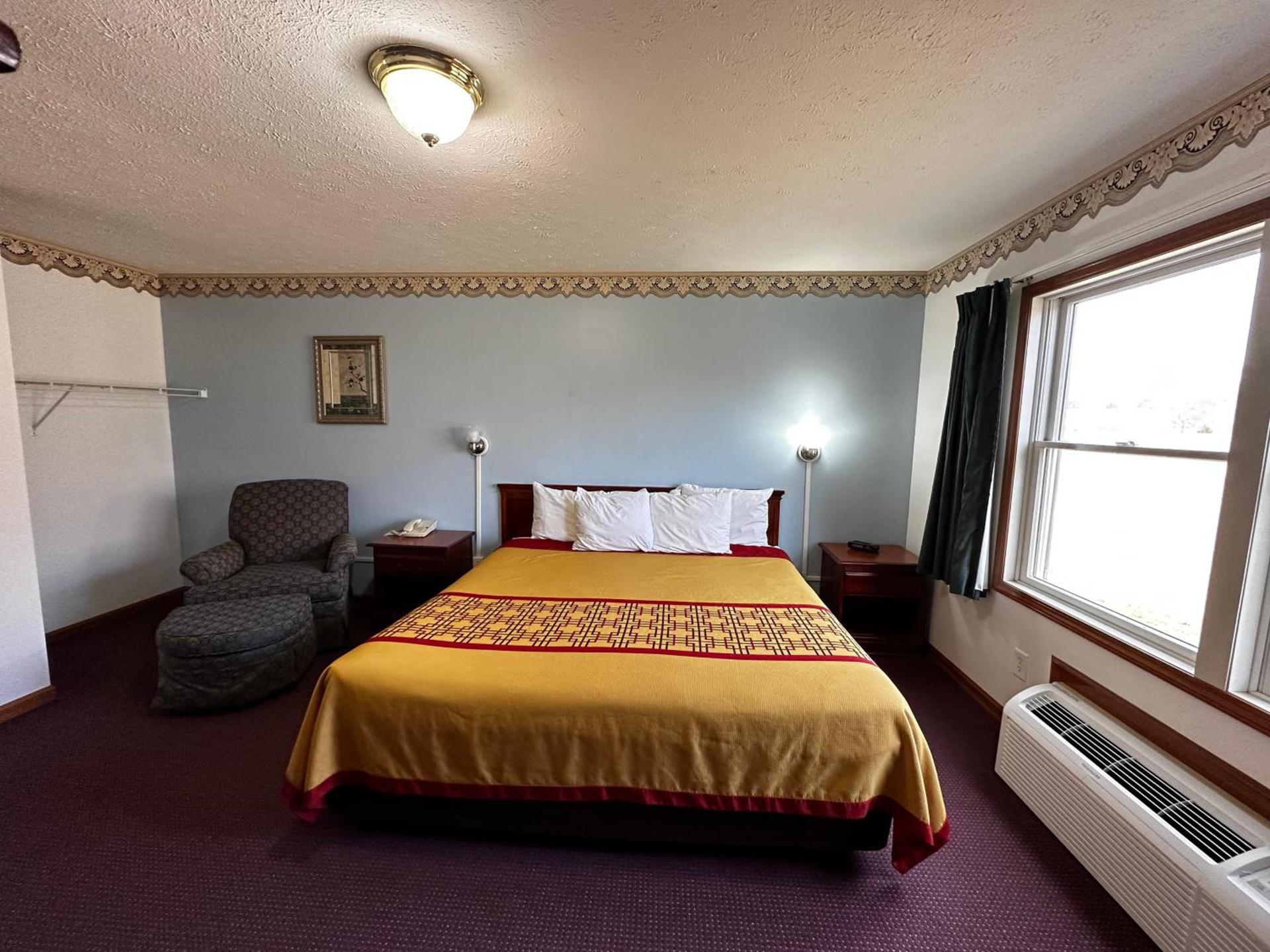Attica Inn photo 54
