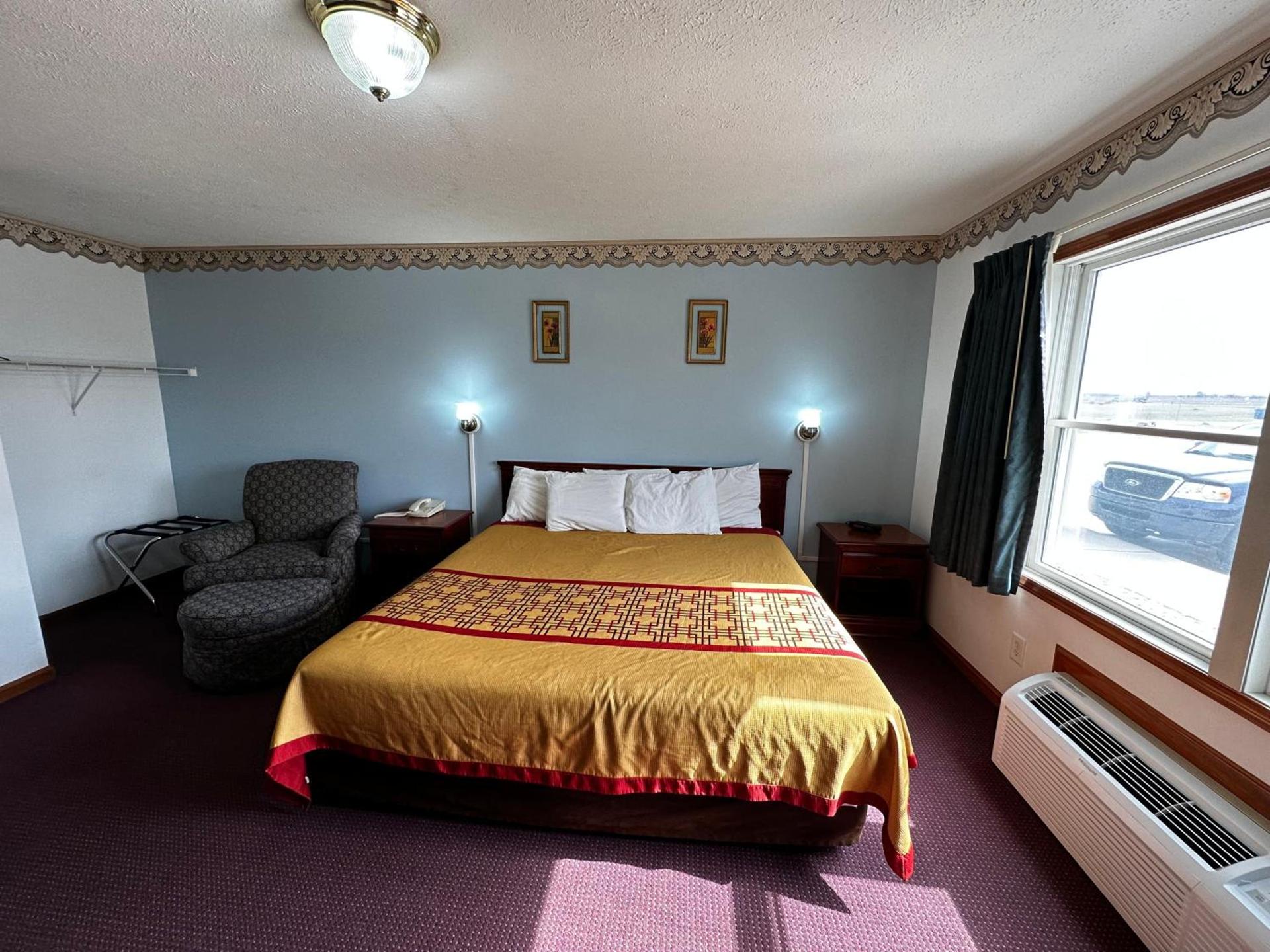 Attica Inn photo 56