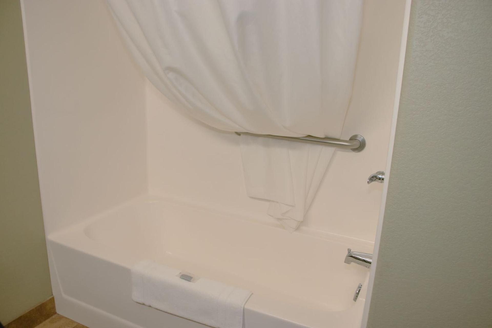 Comfort Inn & Suites Grand Forks near Alerus Center photo 23