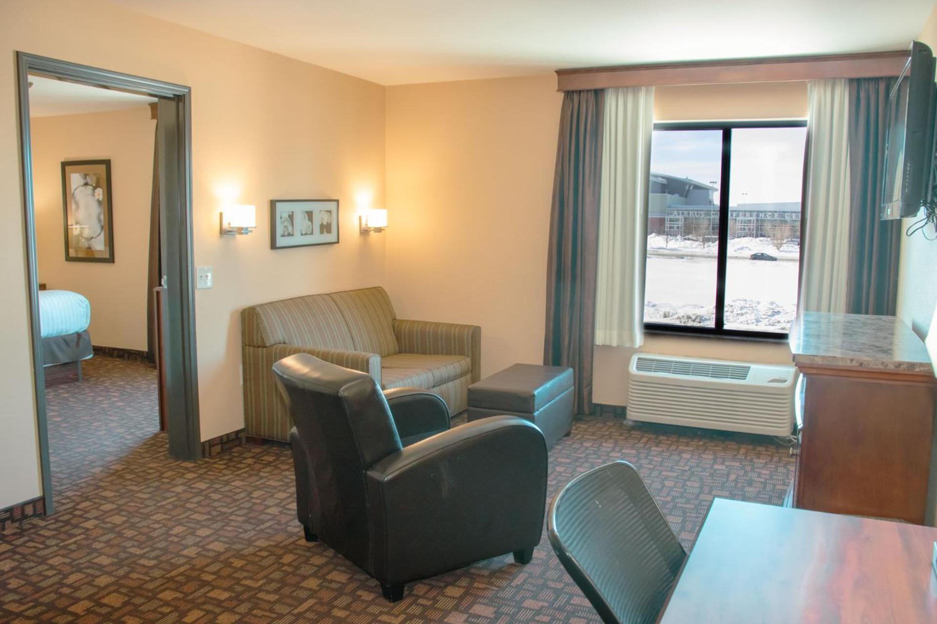 Comfort Inn & Suites Grand Forks near Alerus Center photo 27