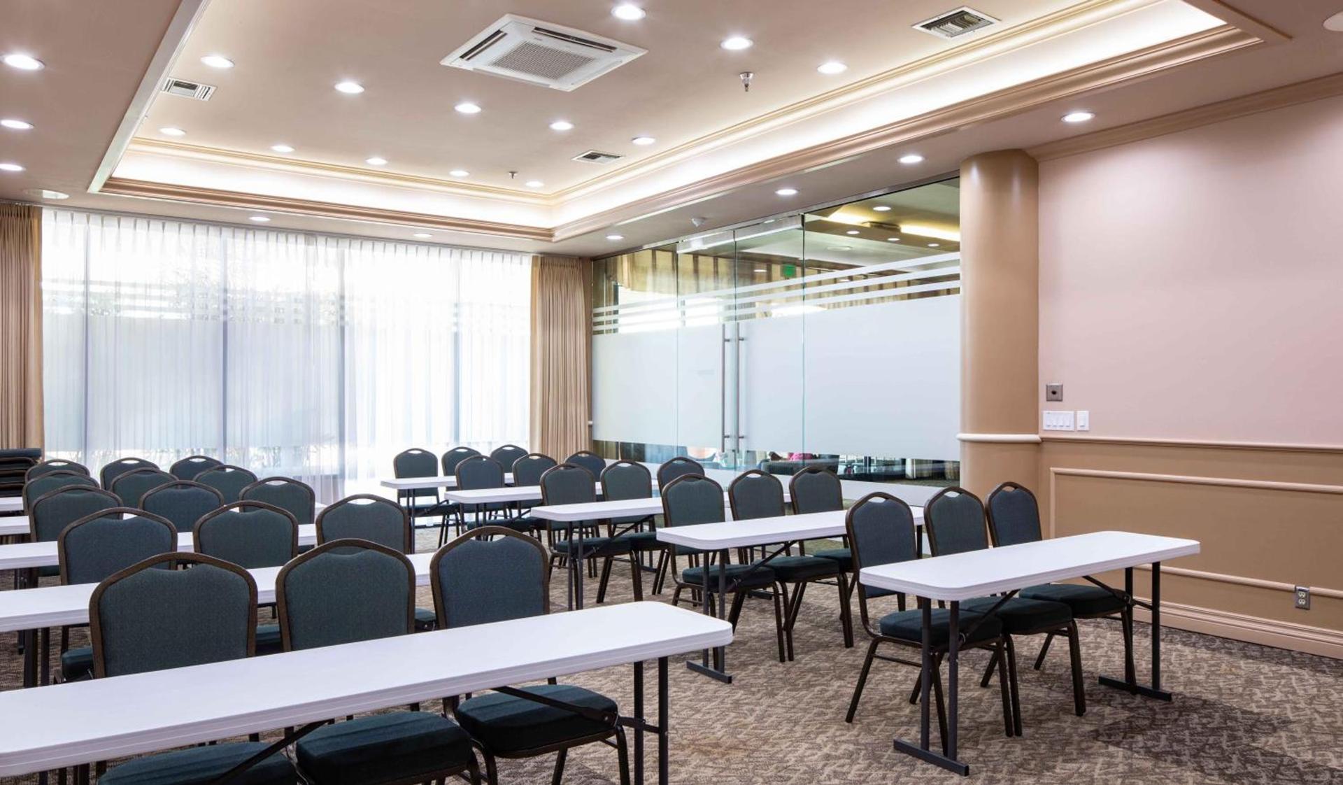 New Gardena Hotel photo 32