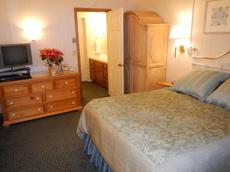 GetAways at Olympic Village Inn photo 26