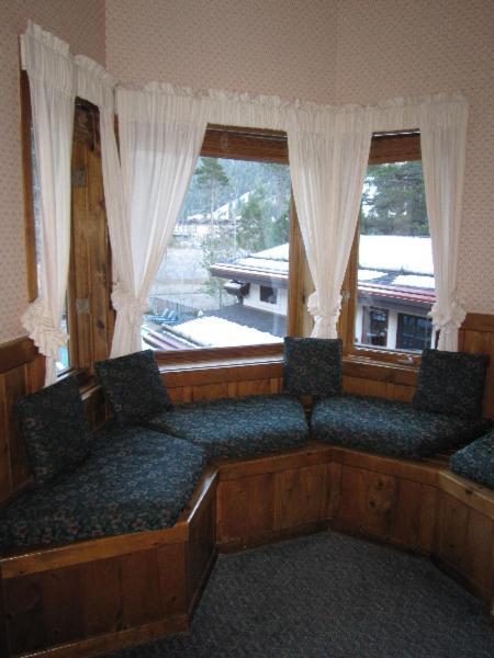GetAways at Olympic Village Inn photo 23