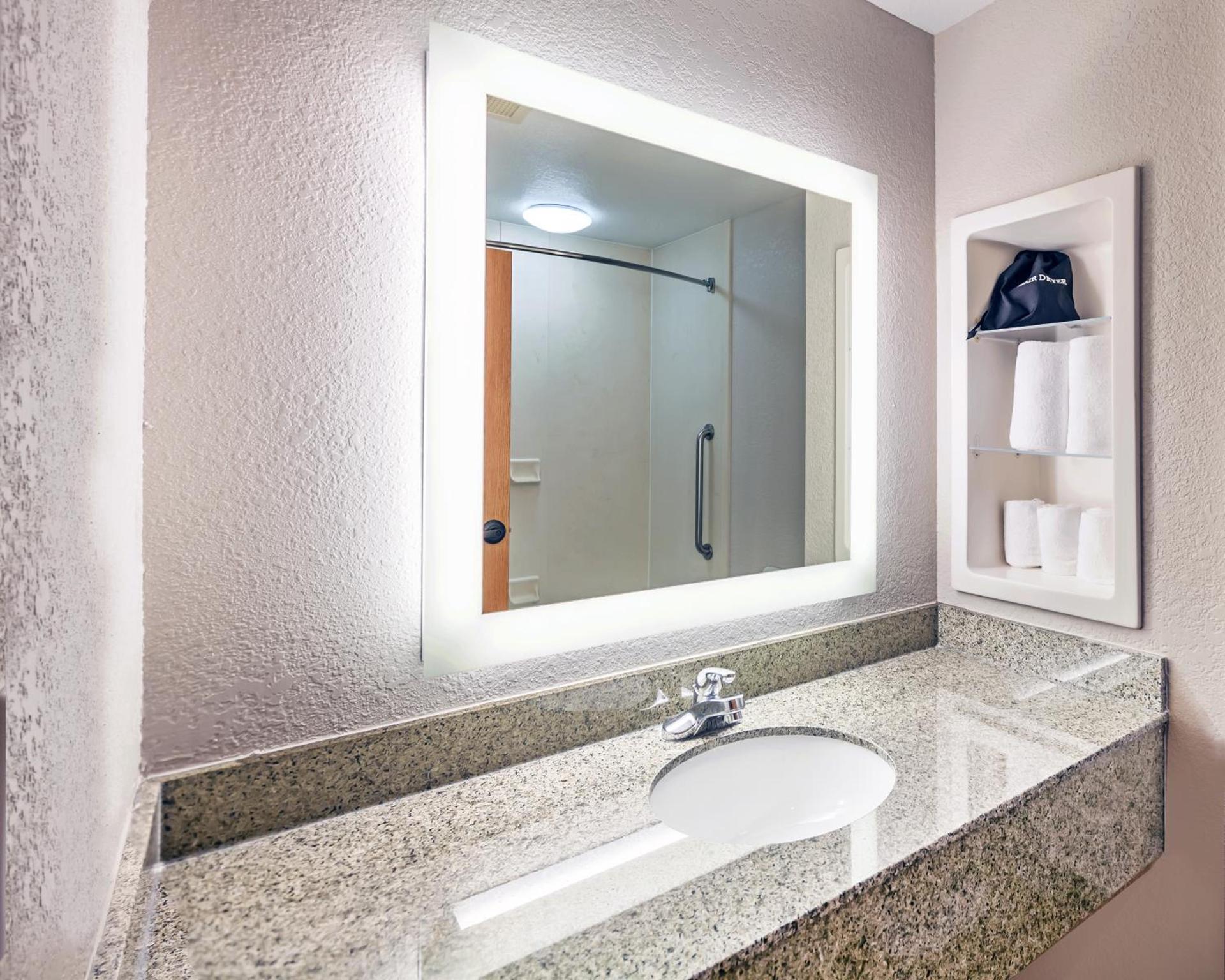 Holiday Inn Express & Suites Tulsa S Broken Arrow Hwy 51 by IHG photo 8