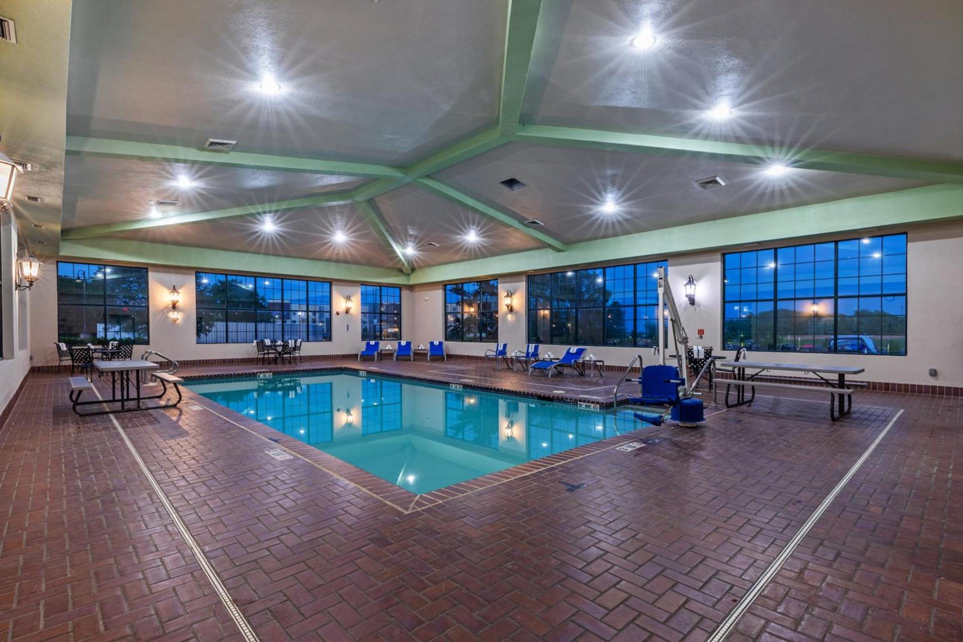 Holiday Inn Express & Suites Tulsa S Broken Arrow Hwy 51 by IHG photo 15