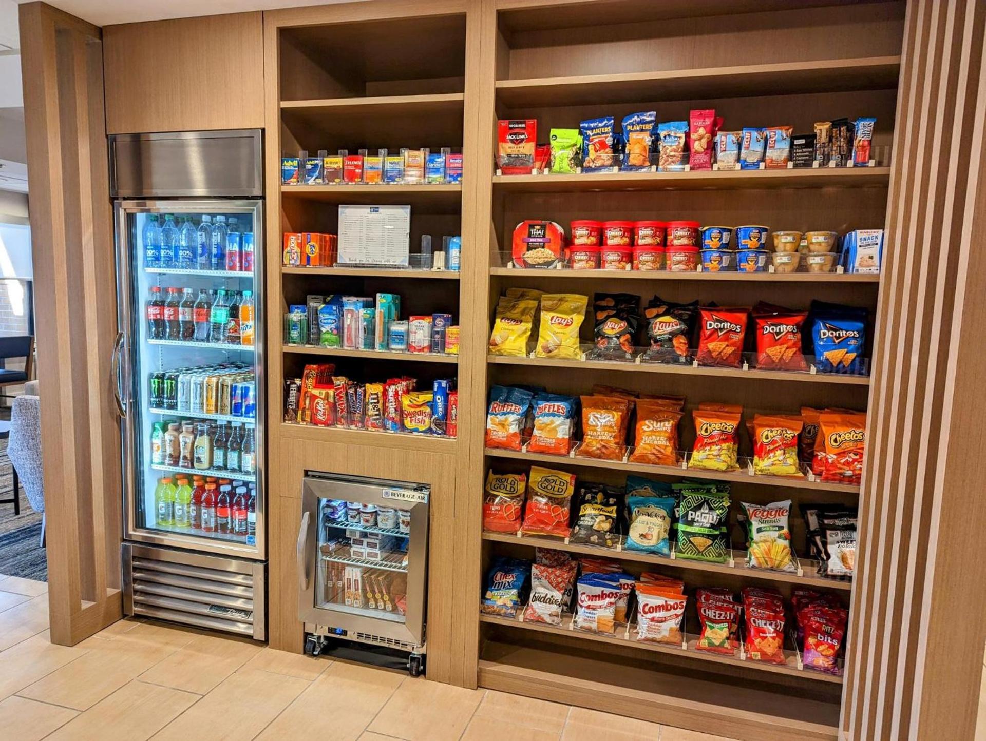 Holiday Inn Express Indianapolis Airport by IHG photo 12