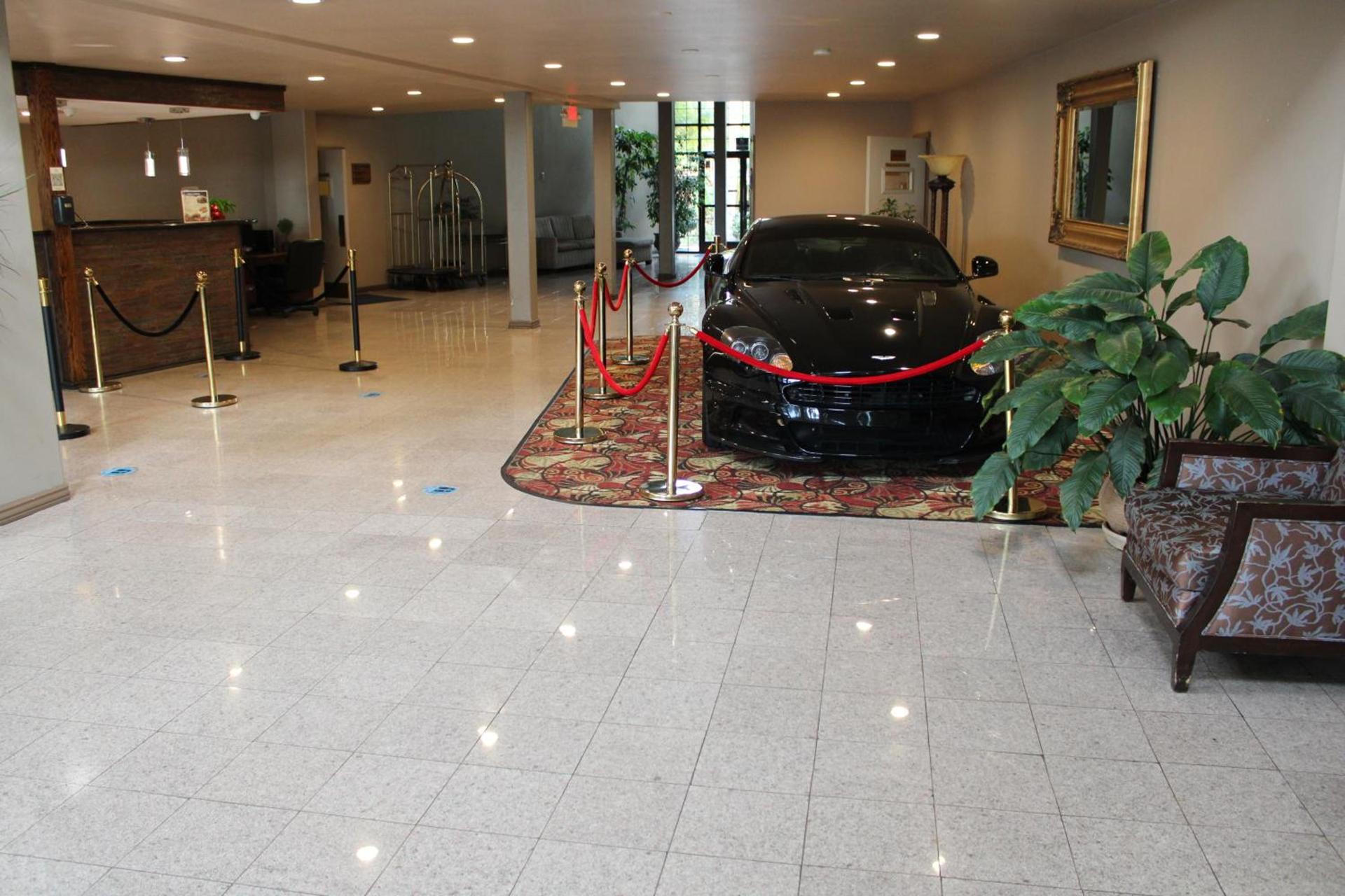 Clarion Hotel Bakersfield North photo 19