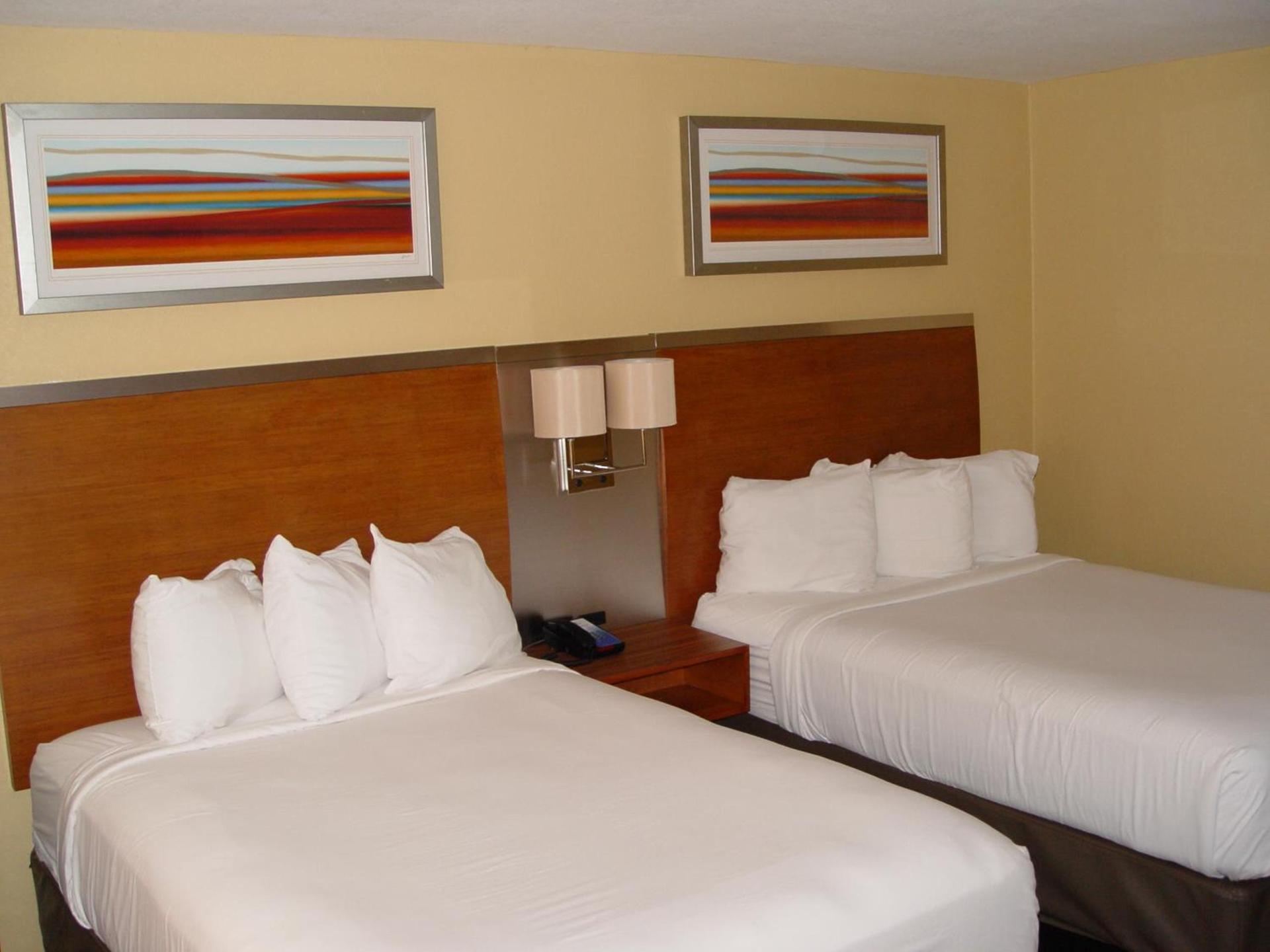 Clarion Hotel Bakersfield North photo 11