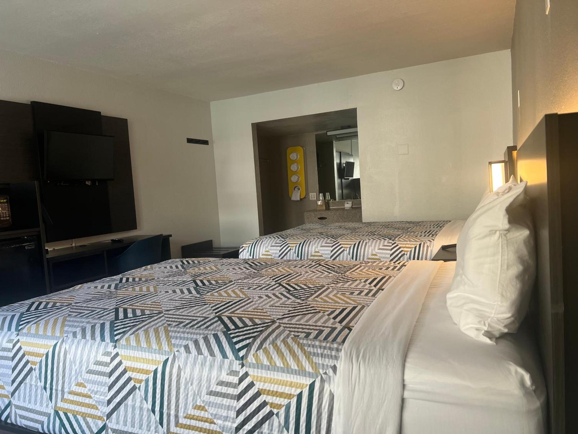 Motel 6 Glendale Phoenix photo 9