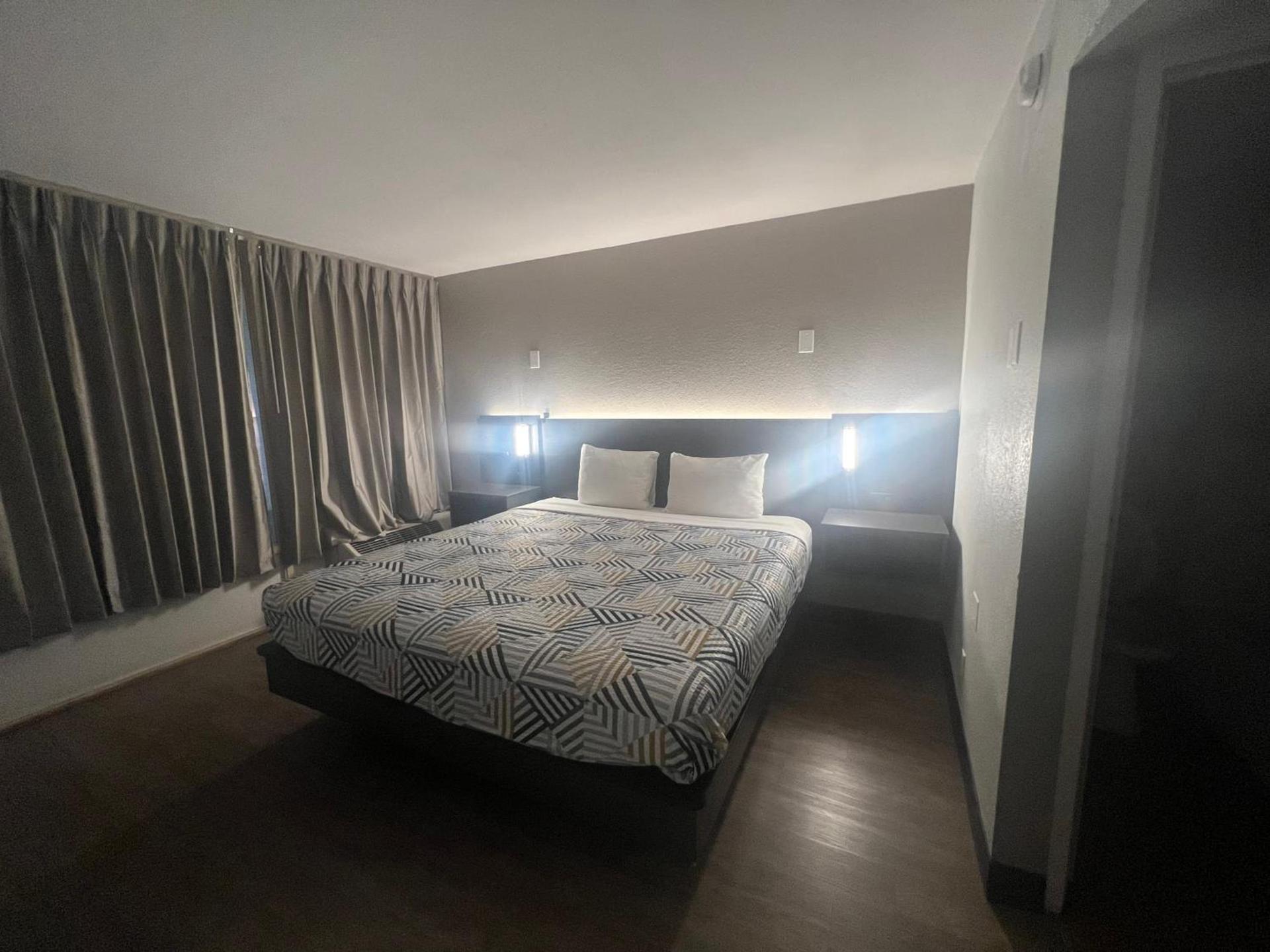 Motel 6 Glendale Phoenix photo 14