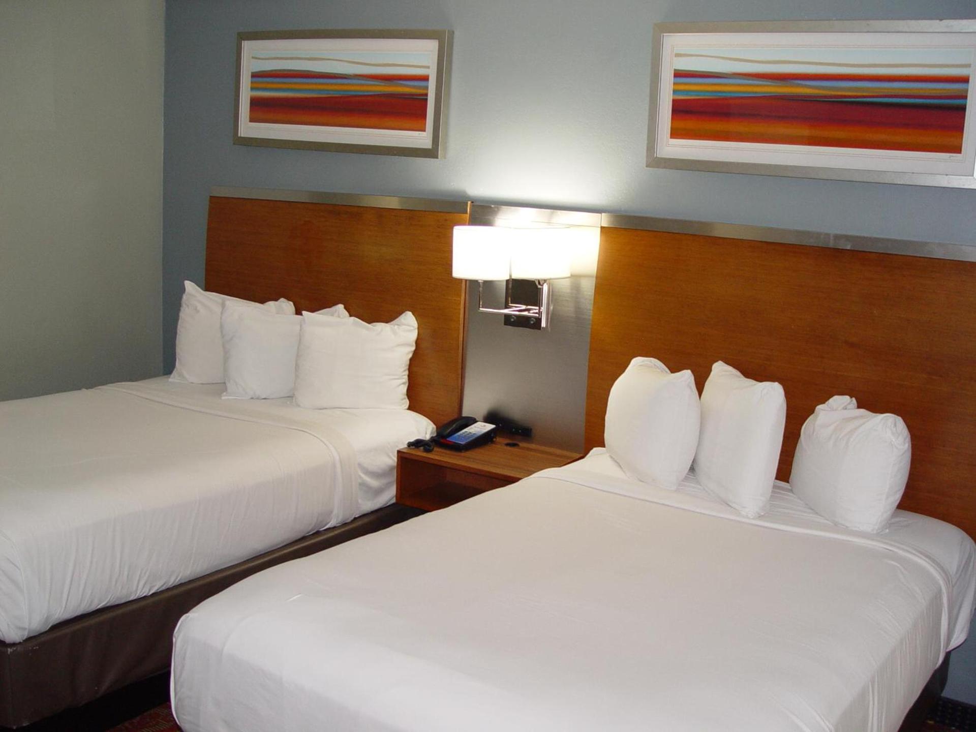 Clarion Hotel Bakersfield North photo 47