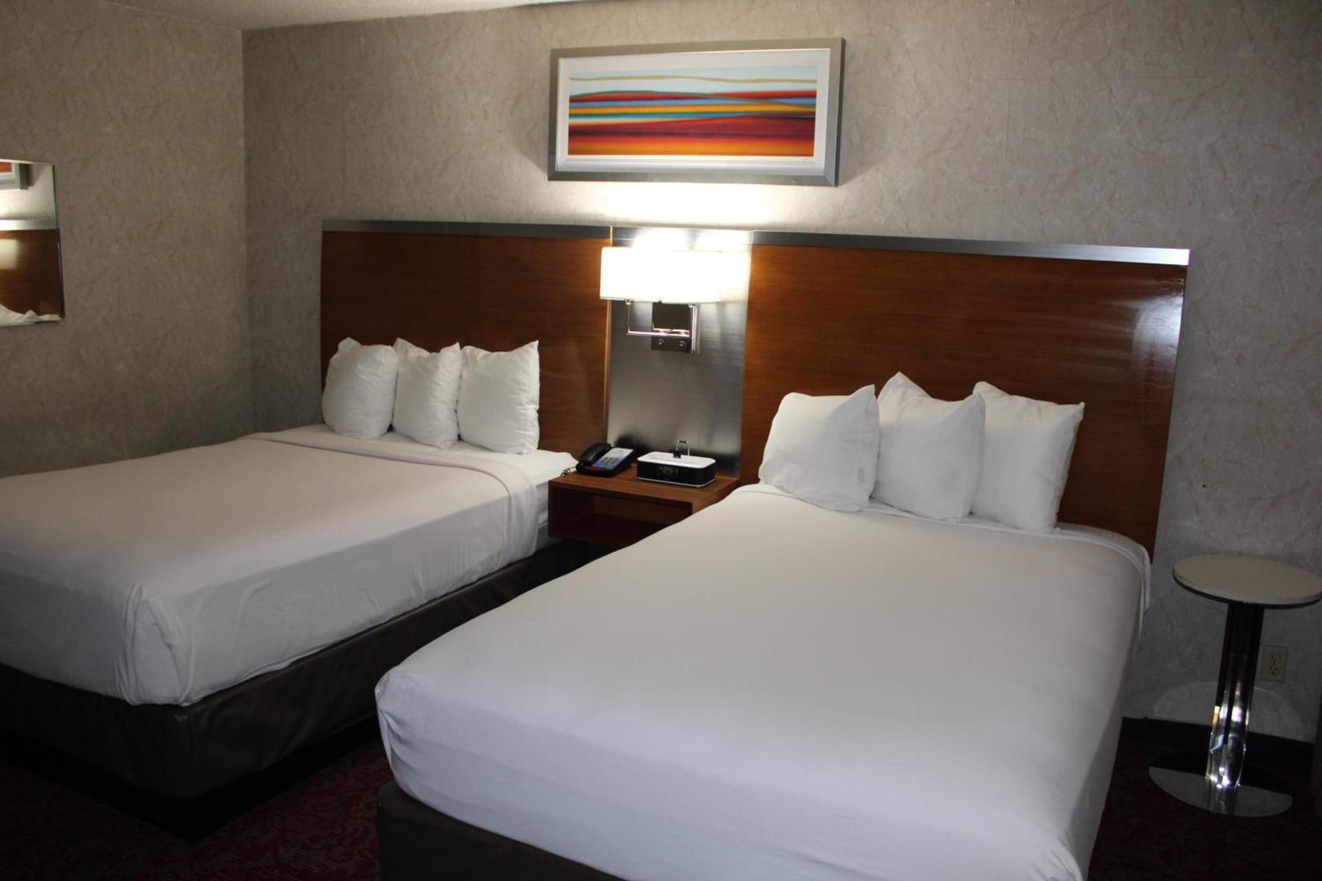 Clarion Hotel Bakersfield North photo 50
