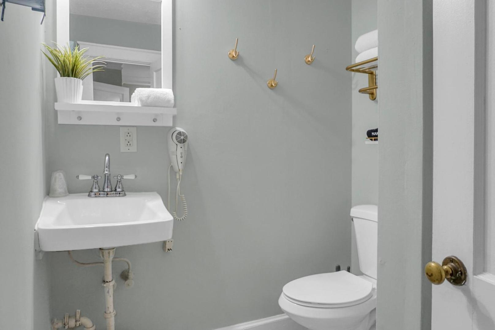 Carolina Beach Inn photo 41