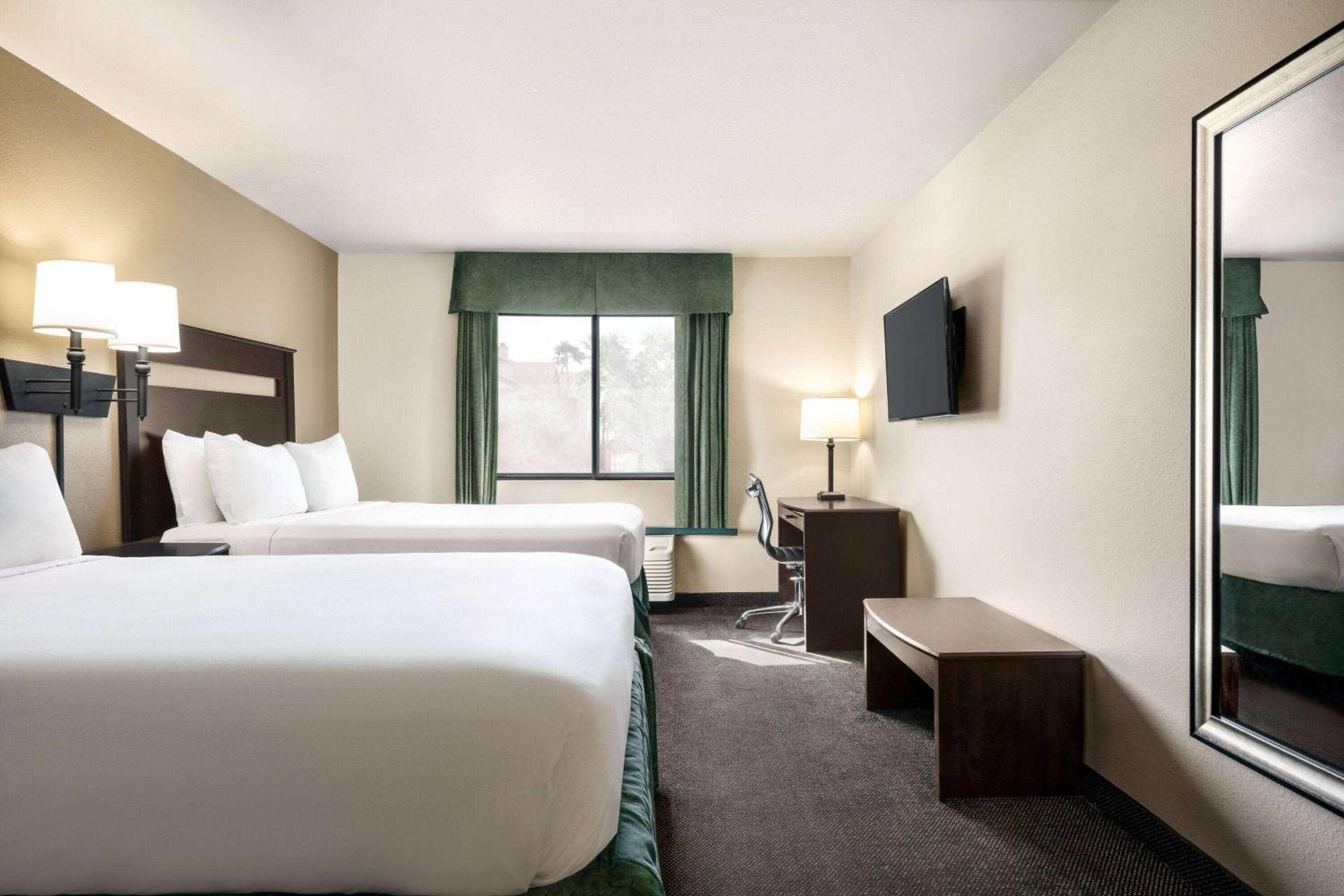 Travelodge by Wyndham Yuma photo 14
