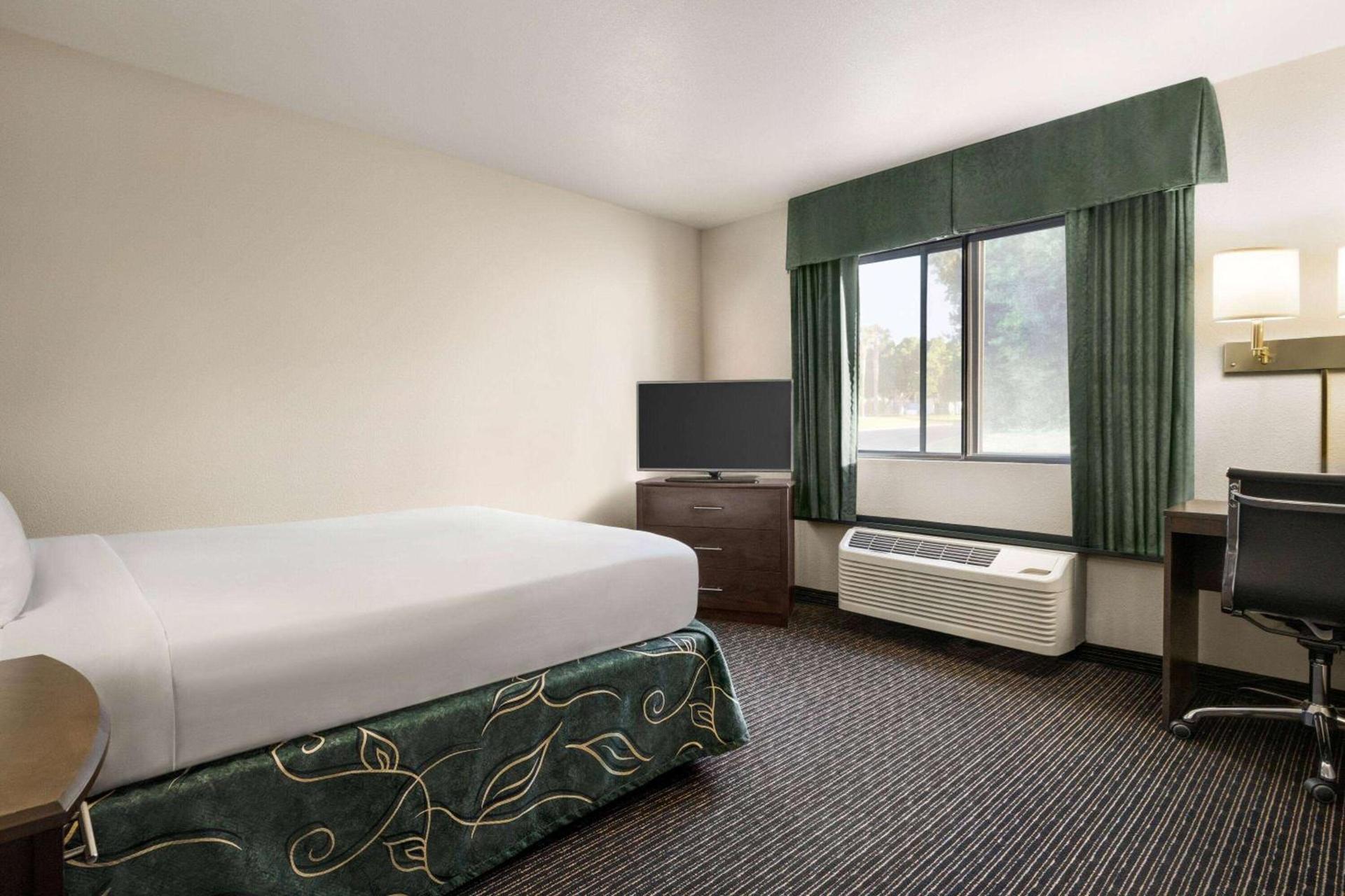 Travelodge by Wyndham Yuma photo 16