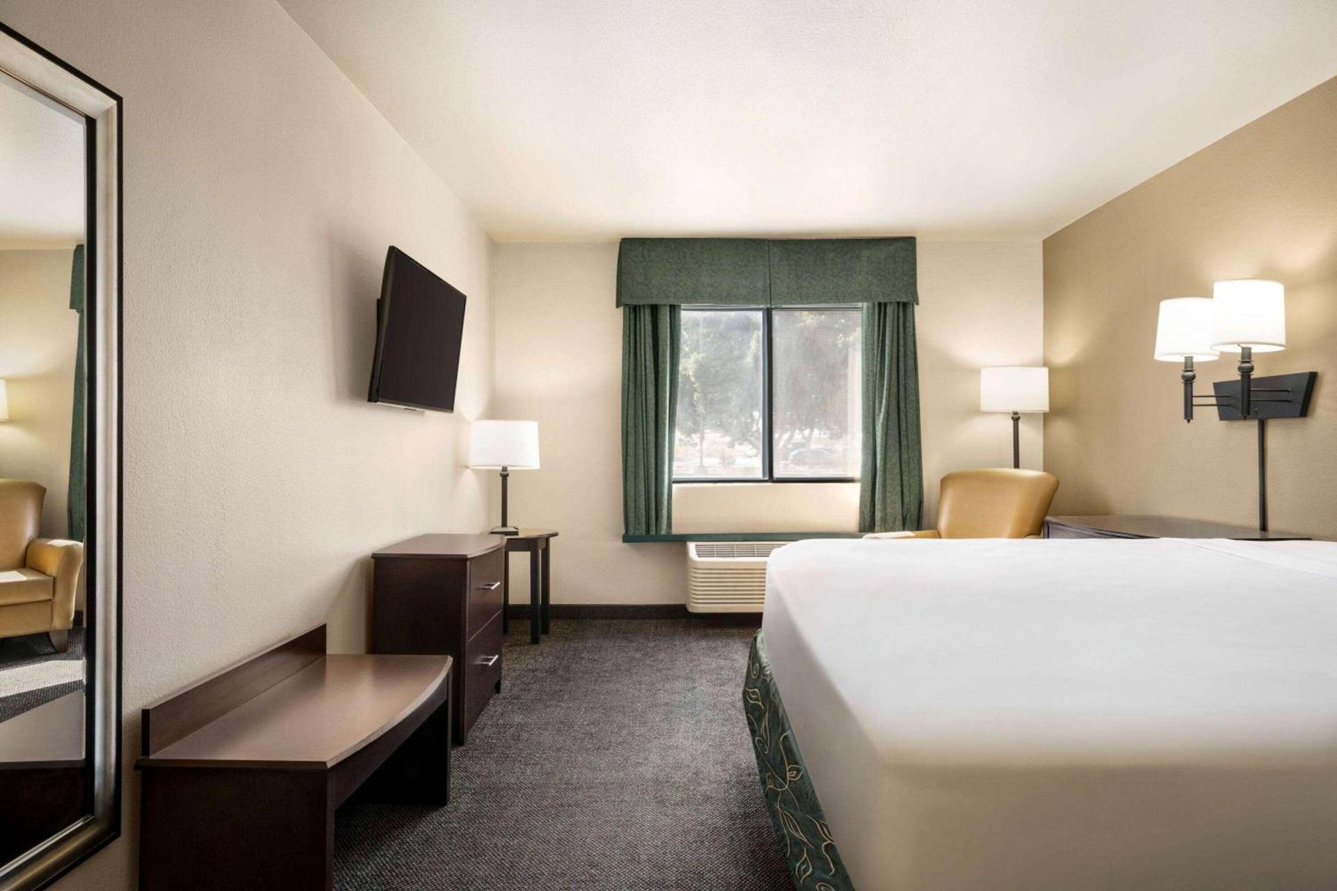 Travelodge by Wyndham Yuma photo 19