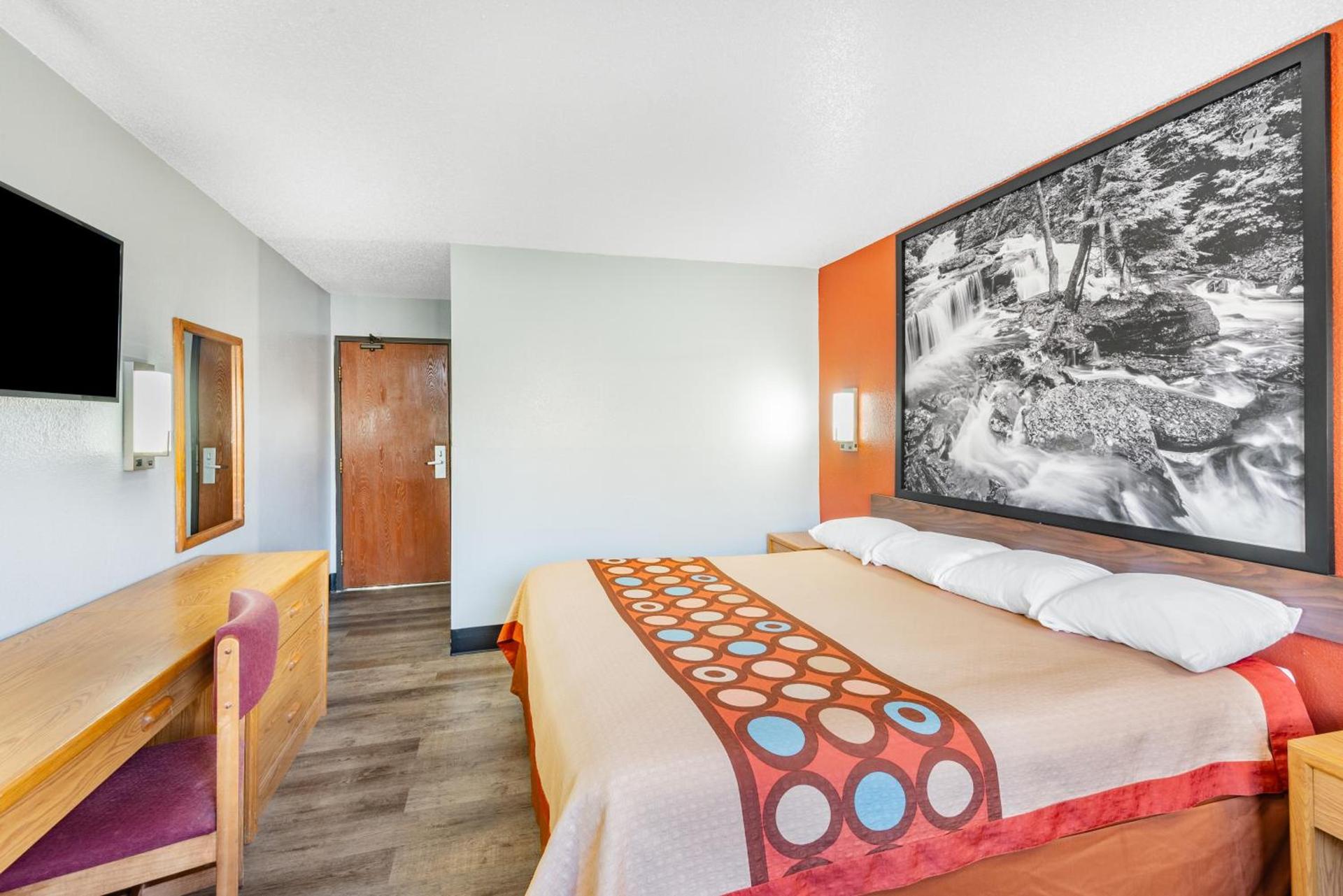 Super 8 by Wyndham Waynesburg photo 37