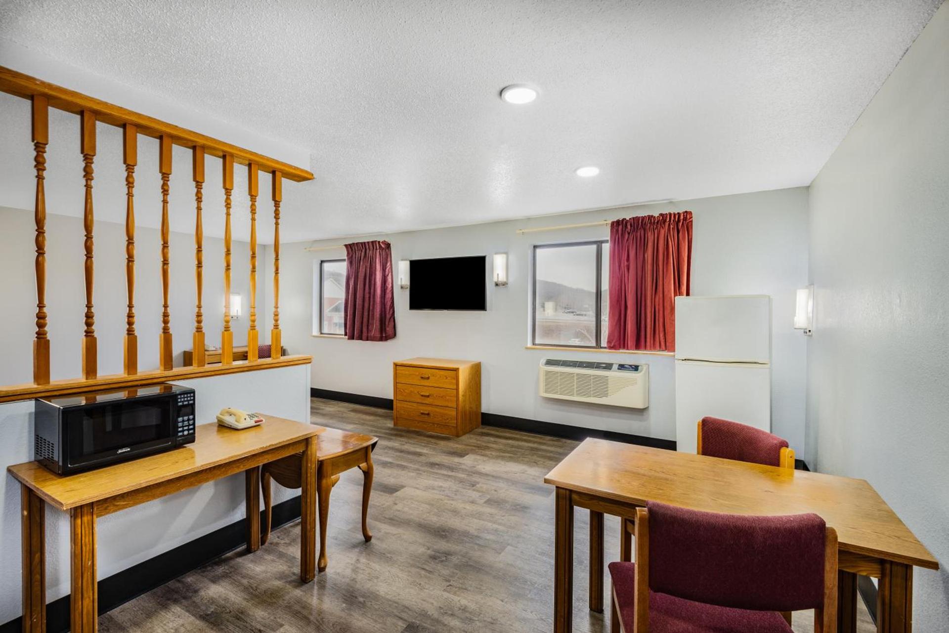 Super 8 by Wyndham Waynesburg photo 33