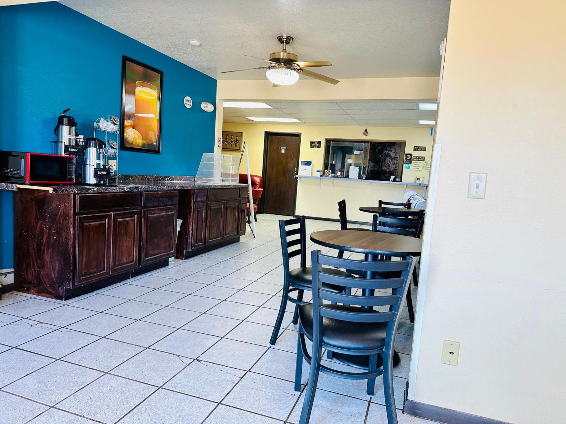 Rodeway Inn Winslow I-40 photo 16