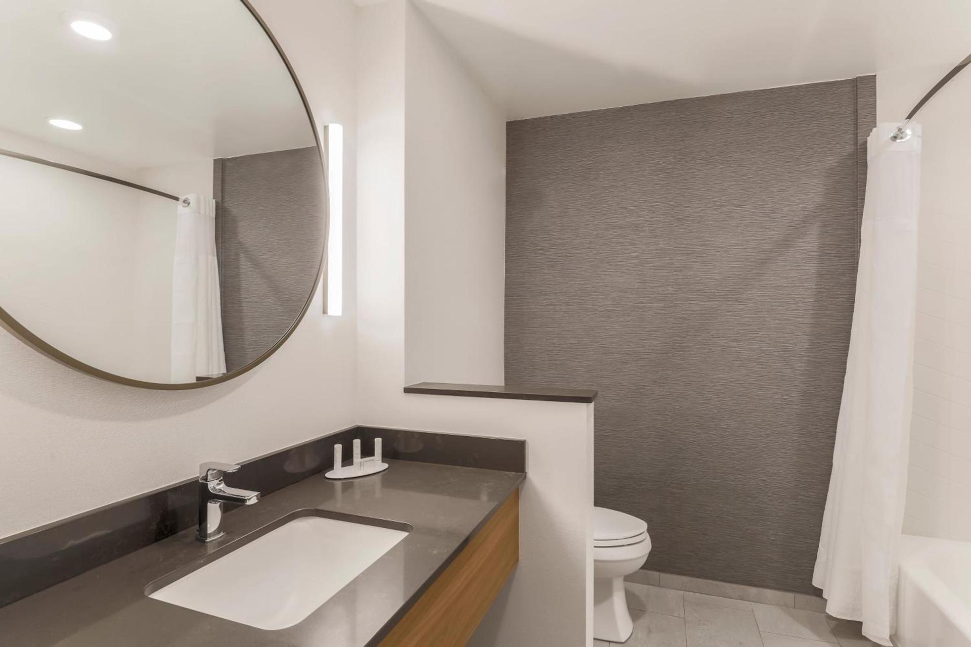 Fairfield by Marriott Inn & Suites Cape Coral North Fort Myers photo 12