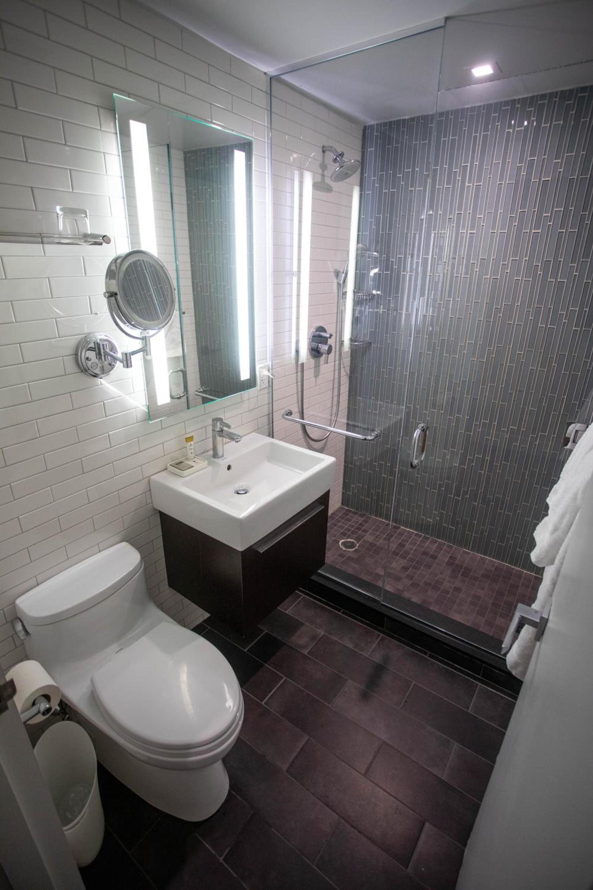 Lexington Plaza Hotel photo 57